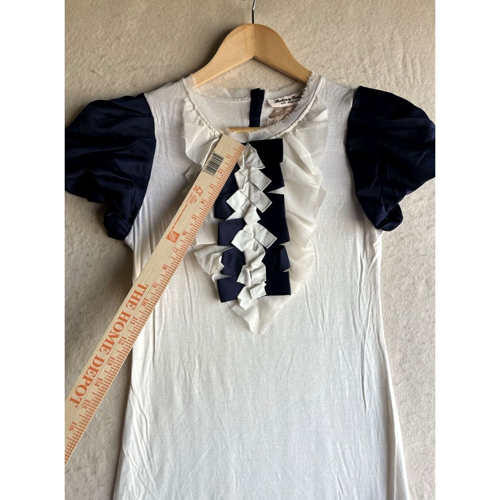Vintage Twelve by Twelve Cream Blue Top Small Short Sleeve Heart Ruffle T-Shirt Women Size S / US 4 / IT 40 - 6 Thumbnail