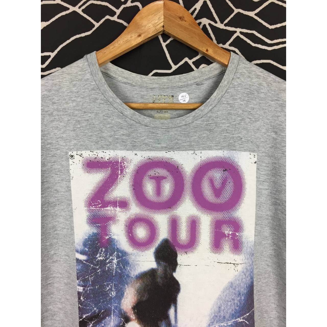 Band Tees × Uniqlo Uniqlo U2 Rock Band Zoo TV Tour Boston Garden Tee Size US M / EU 48-50 / 2 - 3 Thumbnail
