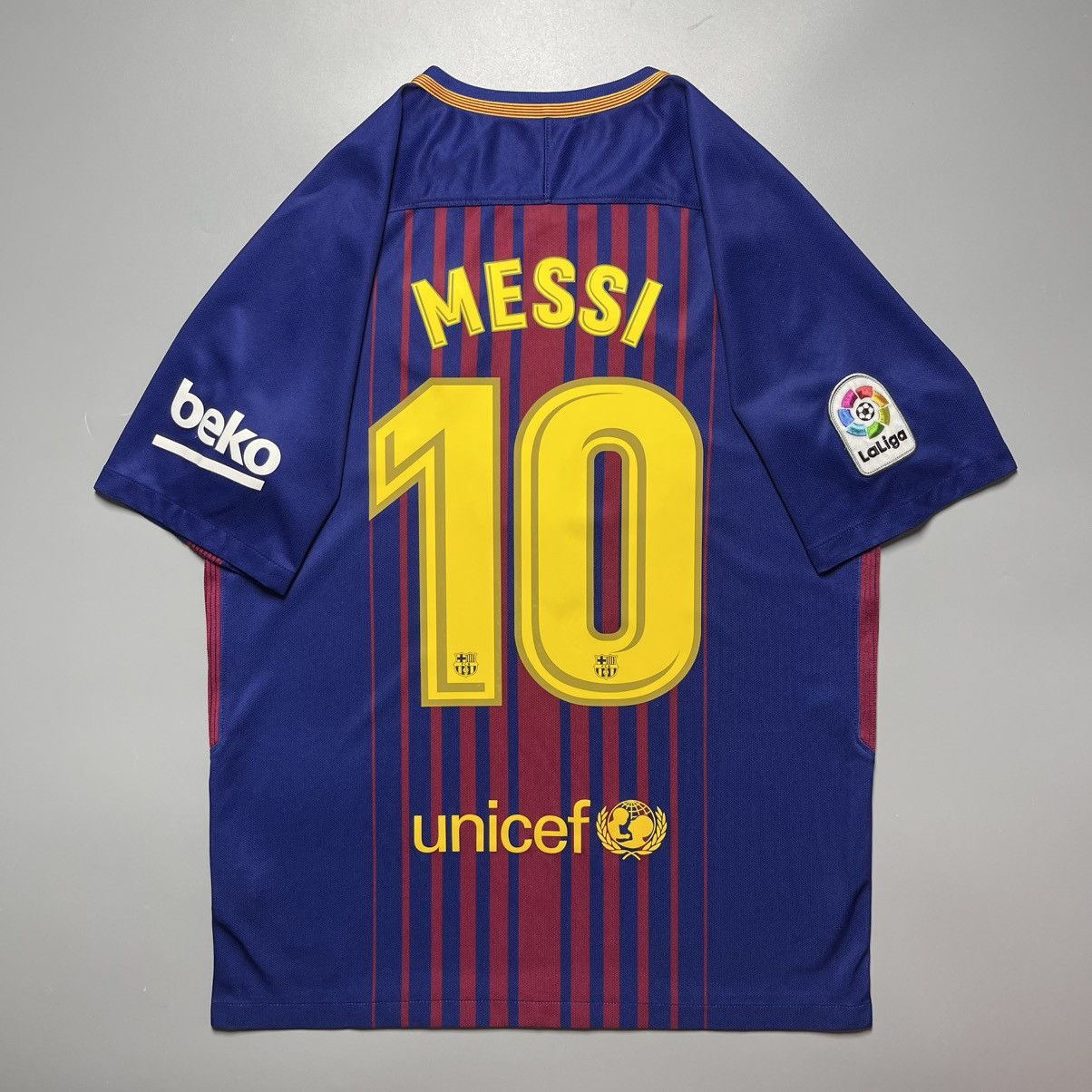 Nike BARCELONA NIKE 2017/2018 FOOTBALL HOME JERSEY #10 MESSI Size US M / EU 48-50 / 2 - 1 Thumbnail