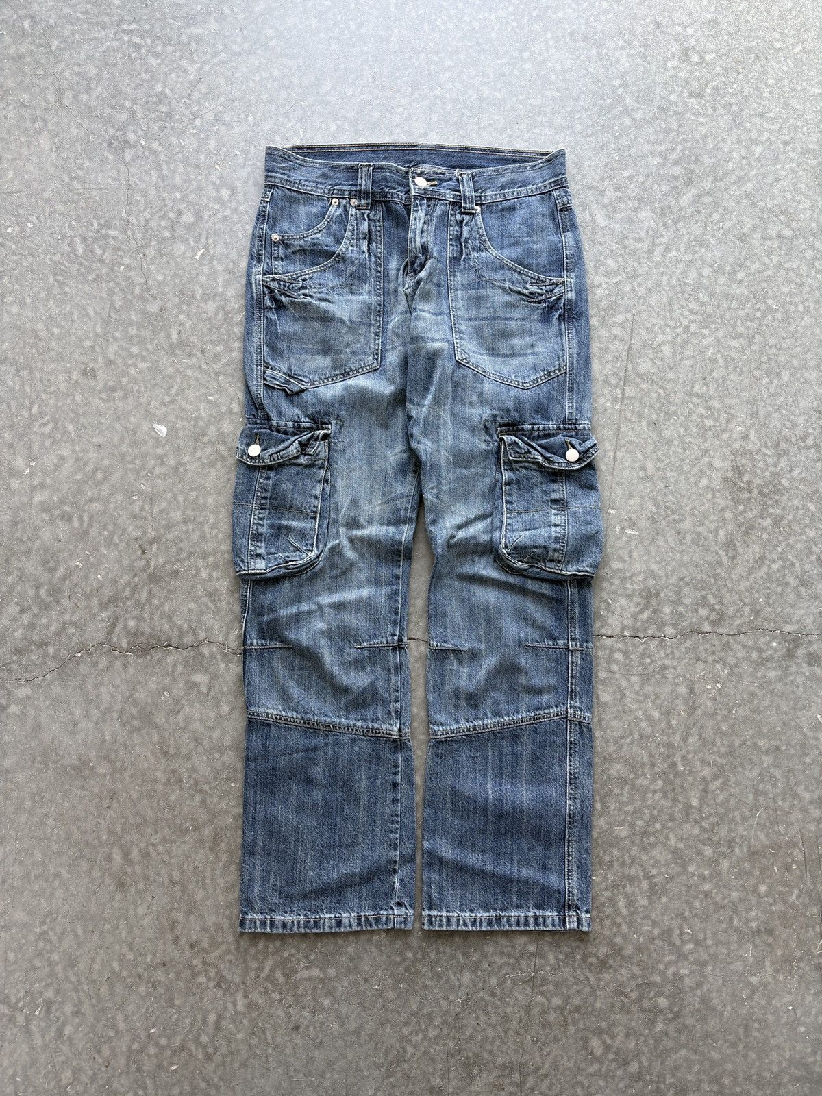 Japanese Brand Vintage Y2K Japanese Style Baggy Cargo Jeans Size US 32 / EU 48 - 1 Thumbnail