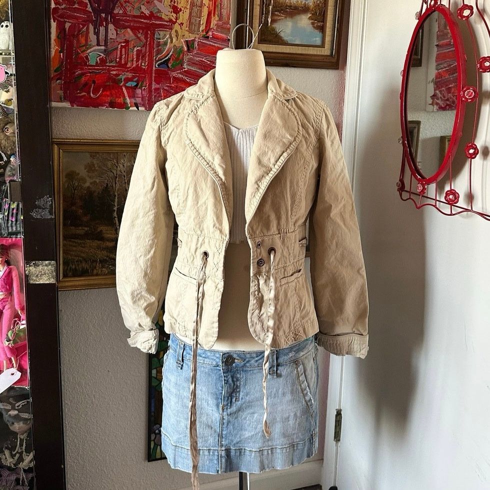 White House Black Market white house black market beige floral embroidered jacket Size S / US 4 / IT 40 - 1 Thumbnail