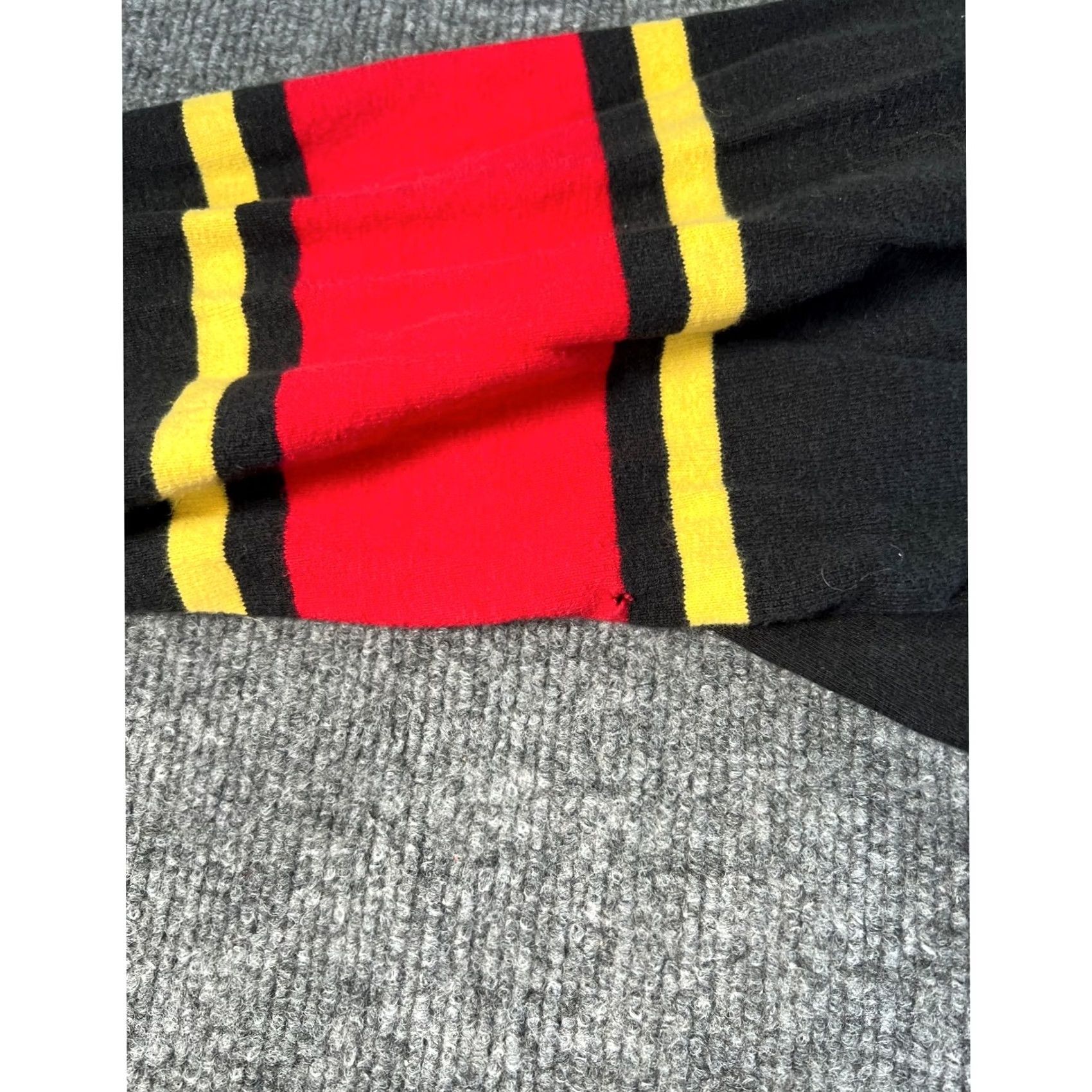 Vintage VINTAGE Rogue Rugby Shirt Mens L Black Red Yellow Striped Sleeve White Collar USA Size US L / EU 52-54 / 3 - 7 Thumbnail