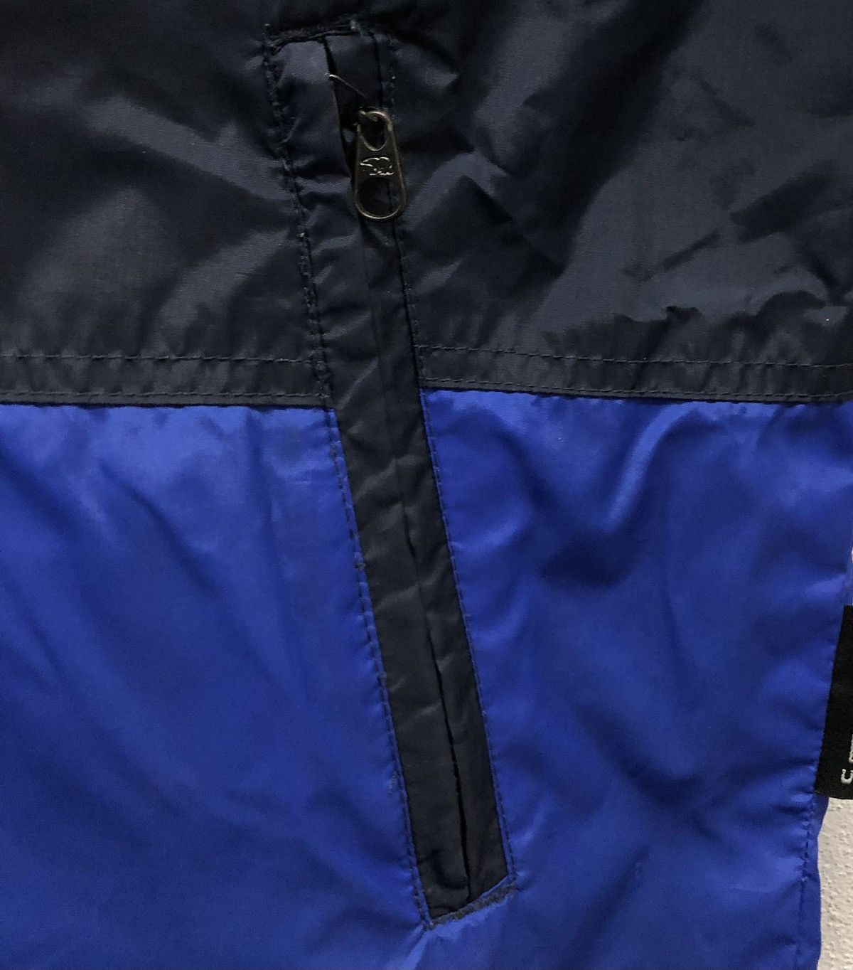 Vintage Vintage Bear USA Windbreaker Jacket Medium Blue Black Nylon Size US M / EU 48-50 / 2 - 9 Thumbnail