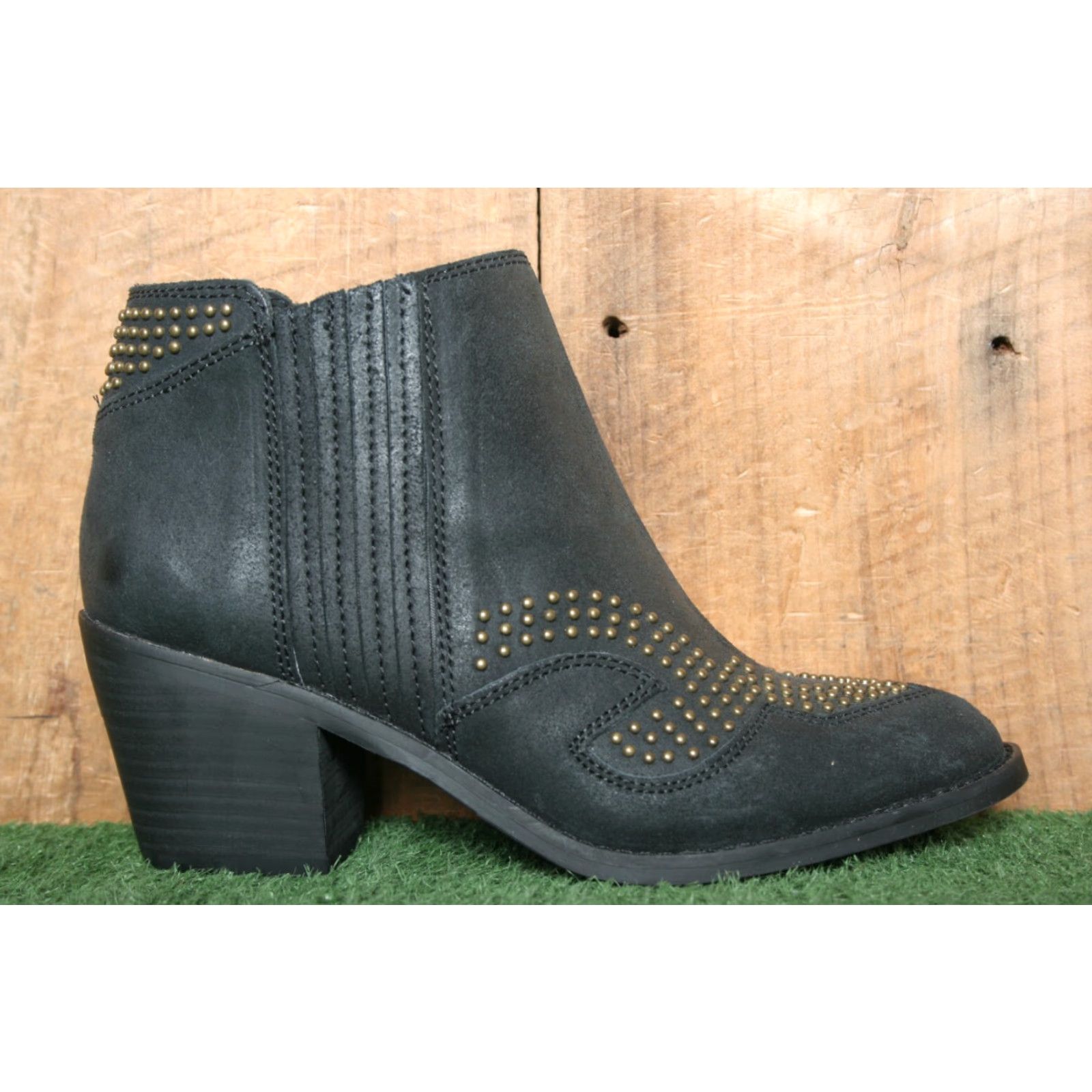 Lucky Brand Lucky Brand Maiaa Studded Black Leather Ankle Boots Women's 6.5 M w/2.5" Heels Boot Size US 7 / IT 37 - 2 Thumbnail
