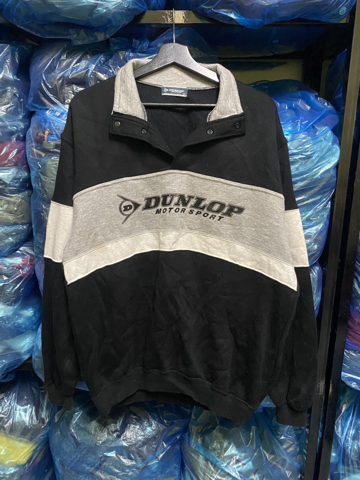 VINTAGE 90S DUNLOP 1/4 SNAP BUTTON SWEATSHIRT MADE IN JAPAN