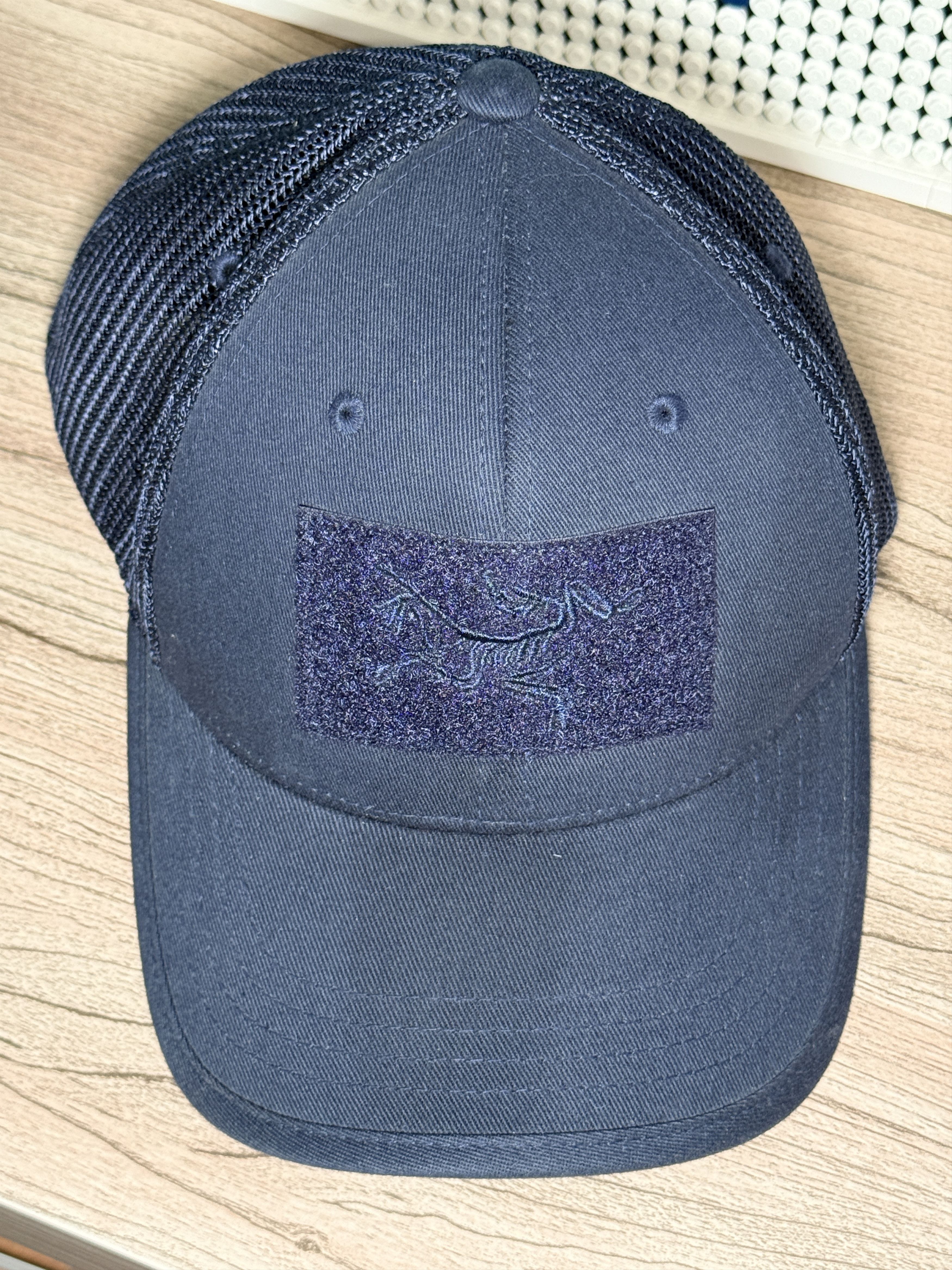 Arc'teryx ARCTERYX LEAF BAC Embroidered Bird Flexfit Trucker Cap Hat Size ONE SIZE - 2 Thumbnail