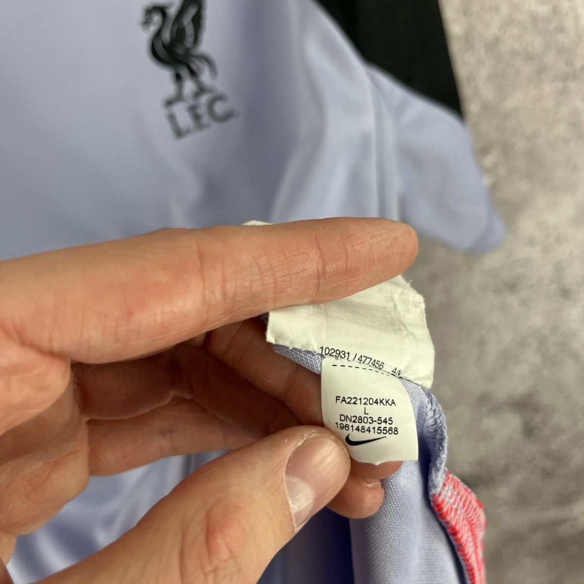Nike Nike Liverpool 2022/23 Training Soccer Jersey Size L Size US L / EU 52-54 / 3 - 11 Thumbnail
