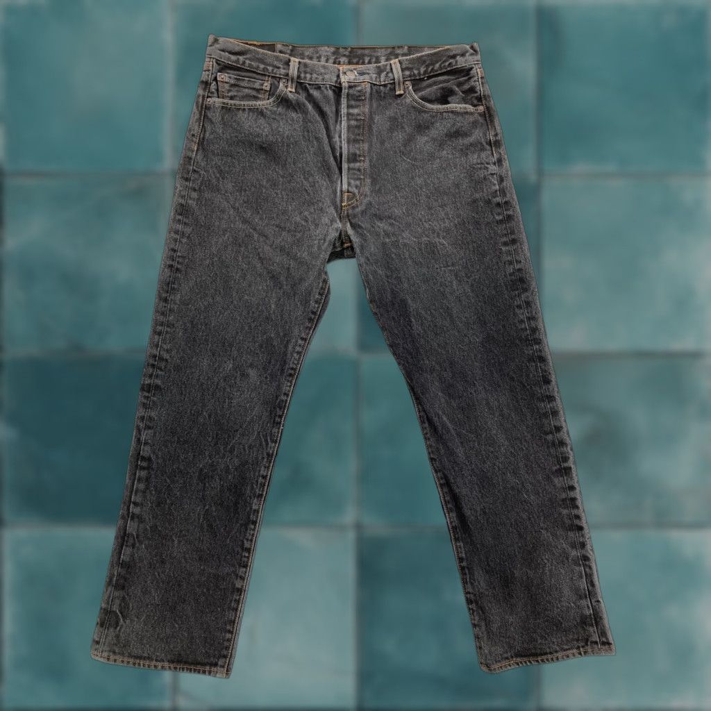 Levi's VINTAGE Levi's 501 Jeans Mens 38x30 Original Button Fly Straight Black Denim Y2K Mens Reg 38 Inseam 30 Size US 38 / EU 54 - 1 Thumbnail