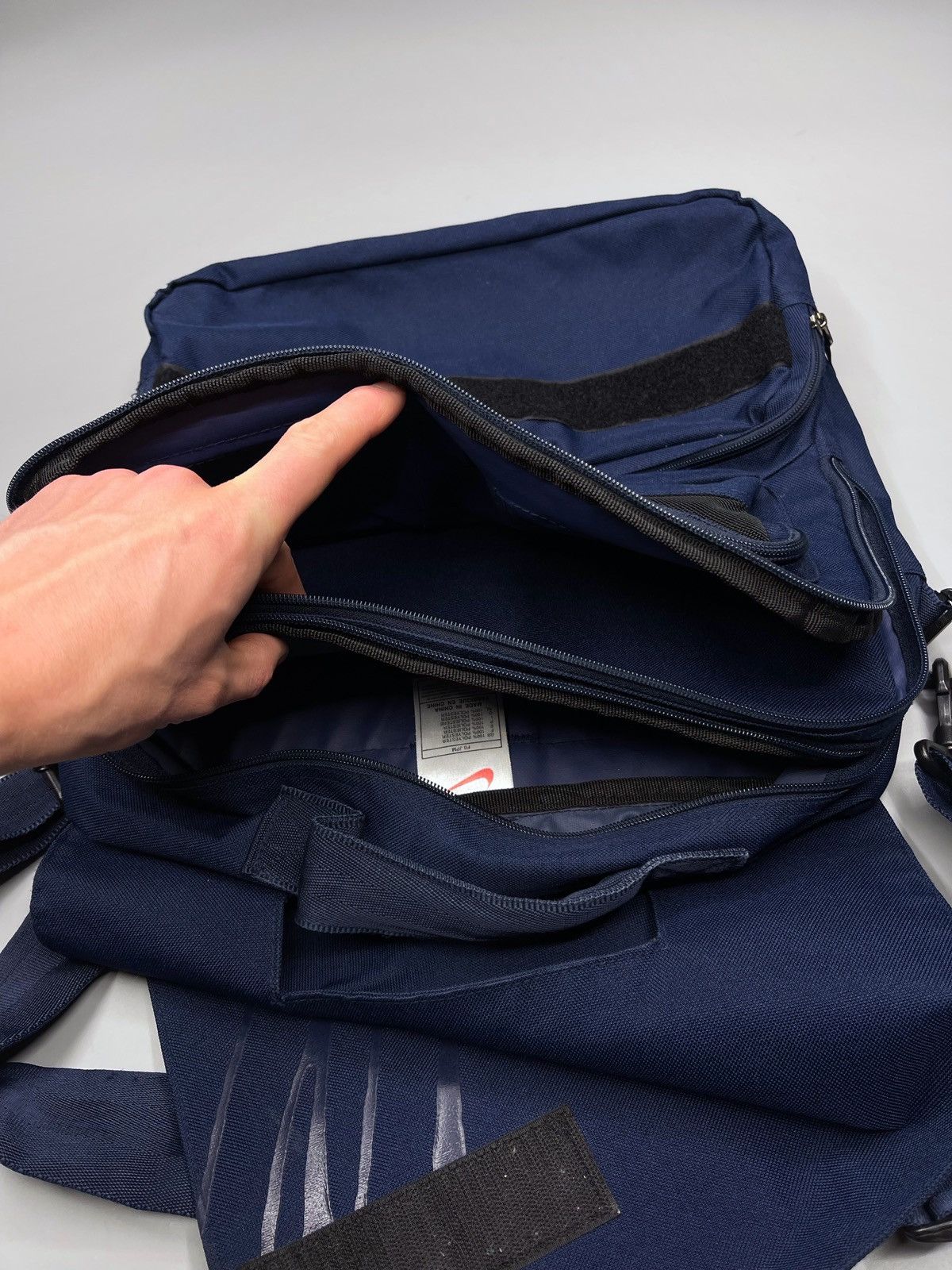 Nike × Vintage Vintage Y2k Nike Messenger Bag 2 in 1 Size ONE SIZE - 9 Thumbnail