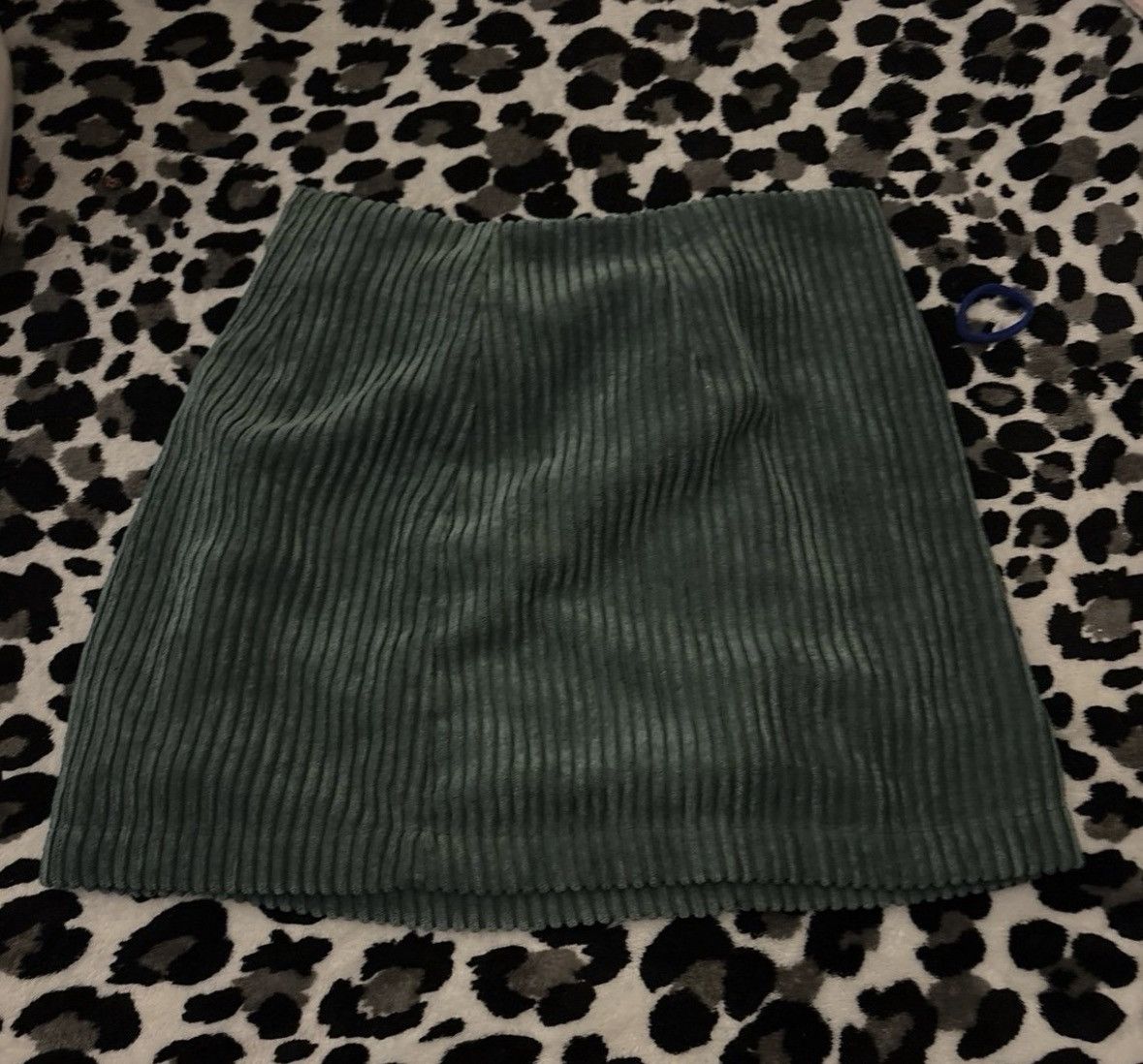 Shein Green Ribbed Mini Skirt (Size Medium) Size 26" / US 2 / IT 38 - 1 Preview