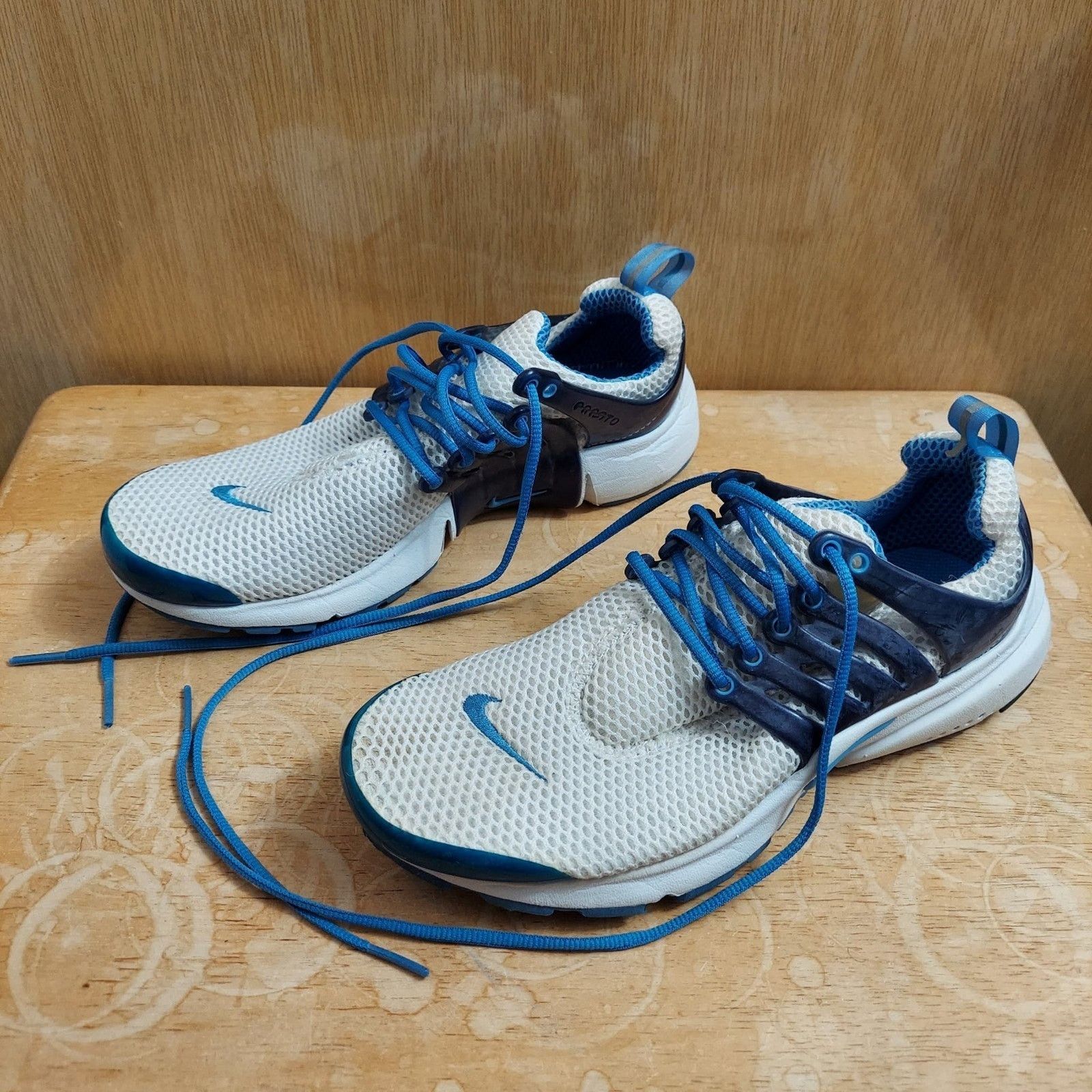 image of Nike Air Presto Men's Us Xs White Blue Sneakers Euc (Size 8.5)