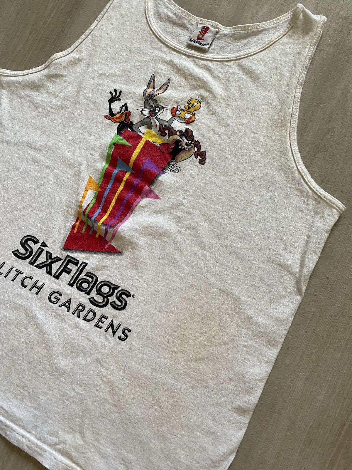 Vintage Vintage 90s Six Flags Looney Tunes Sz Large Fits Medium Size US M / EU 48-50 / 2 - 2 Thumbnail