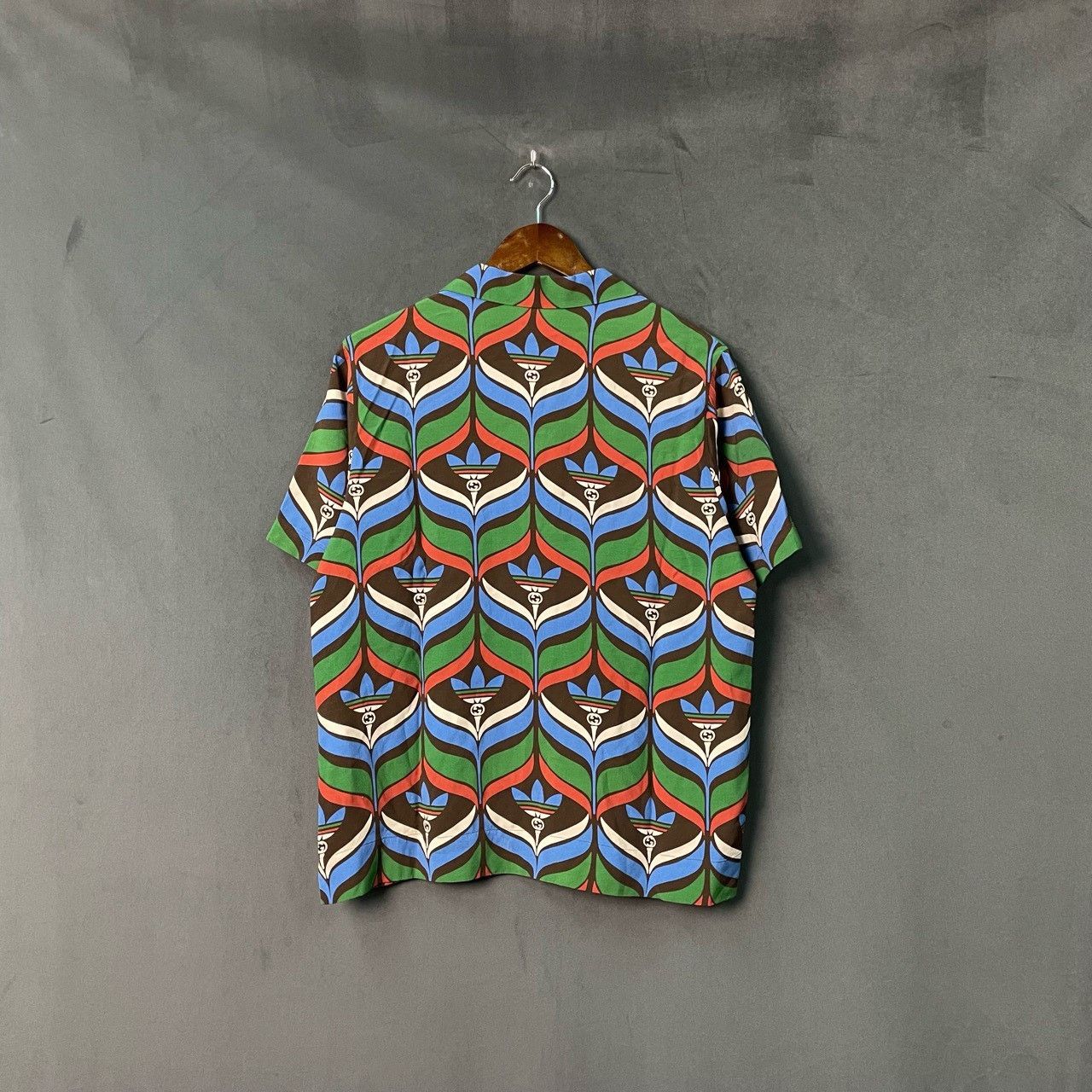 Gucci Gucci Blue and green clover co-branded full-print shirt sho Size US M / EU 48-50 / 2 - 1 Thumbnail