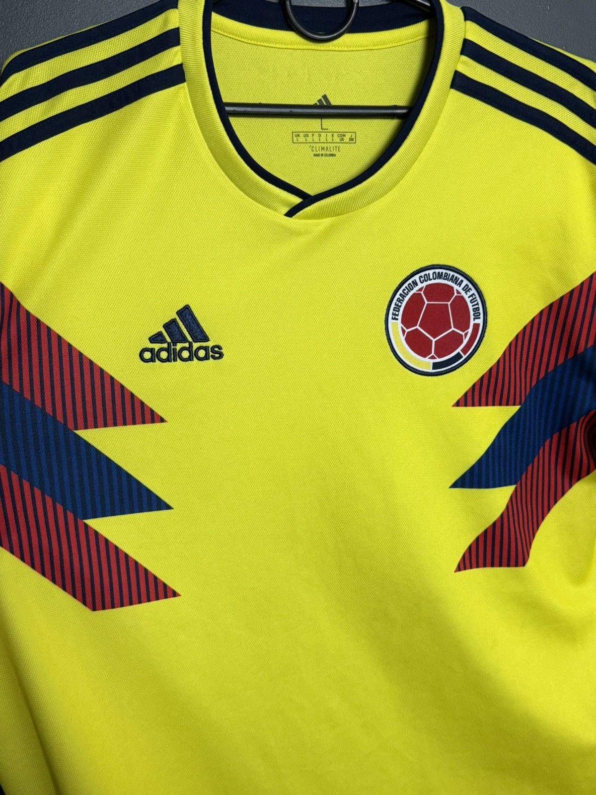 Adidas Colombia National Team 18/19 Home Football Jersey Size US L / EU 52-54 / 3 - 3 Thumbnail