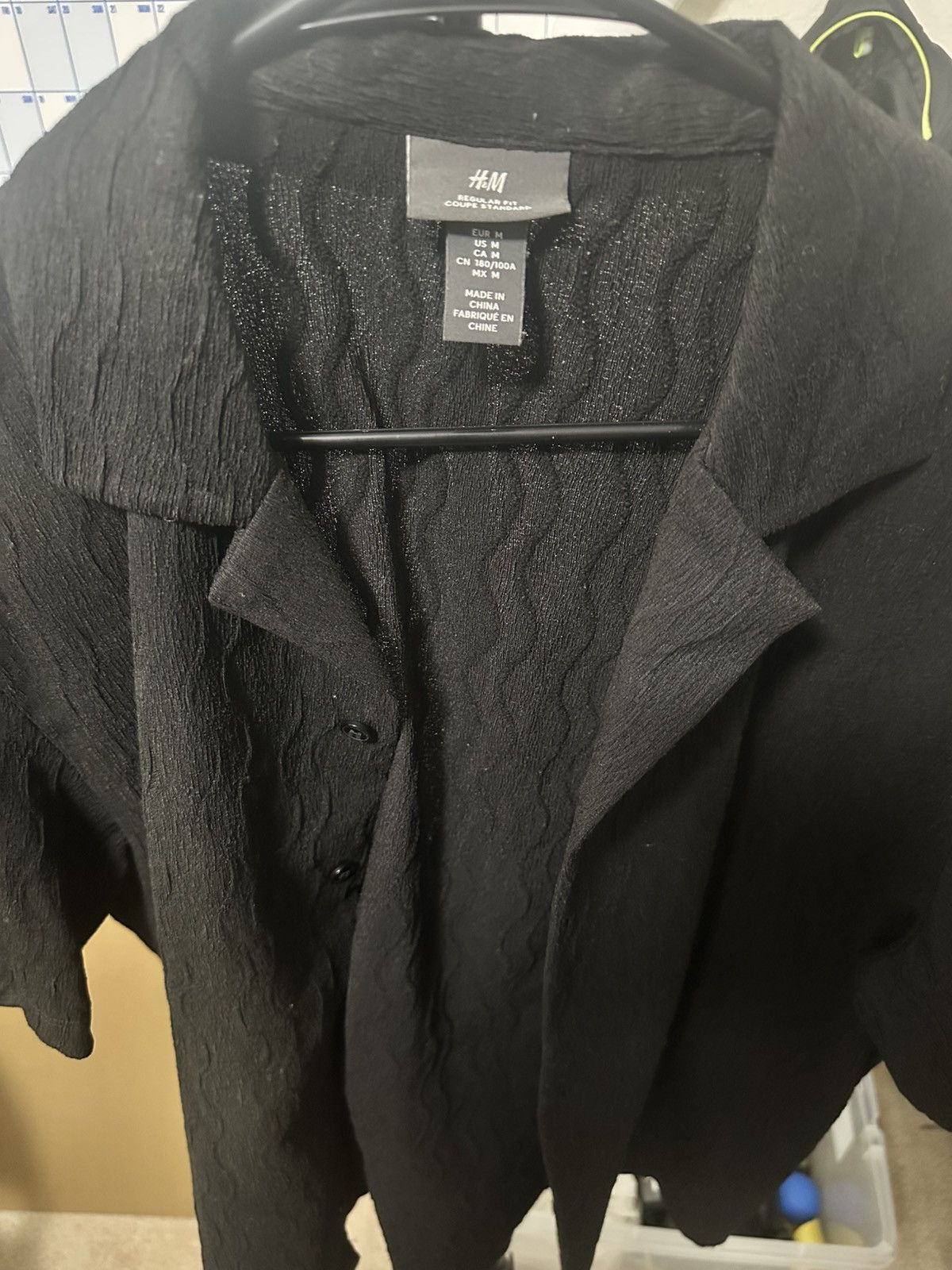 H&M Textured Short-Sleeve Button up Polo Size US M / EU 48-50 / 2 - 1 Thumbnail