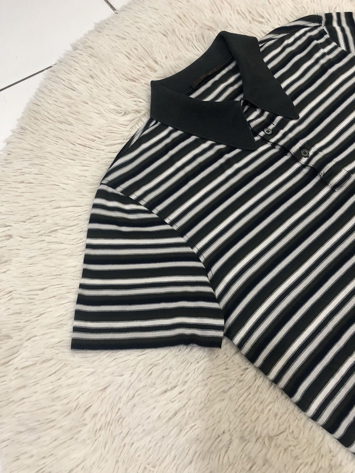Louis Vuitton × Vintage Vintage Louis Vuitton Polo Shirt Size US S / EU 44-46 / 1 - 7 Thumbnail