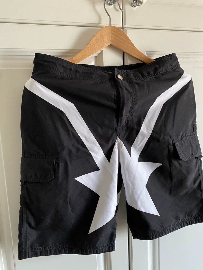 Givenchy Givenchy SizeS Classic five-star beach shorts Size US 28 / EU 44 - 1 Thumbnail