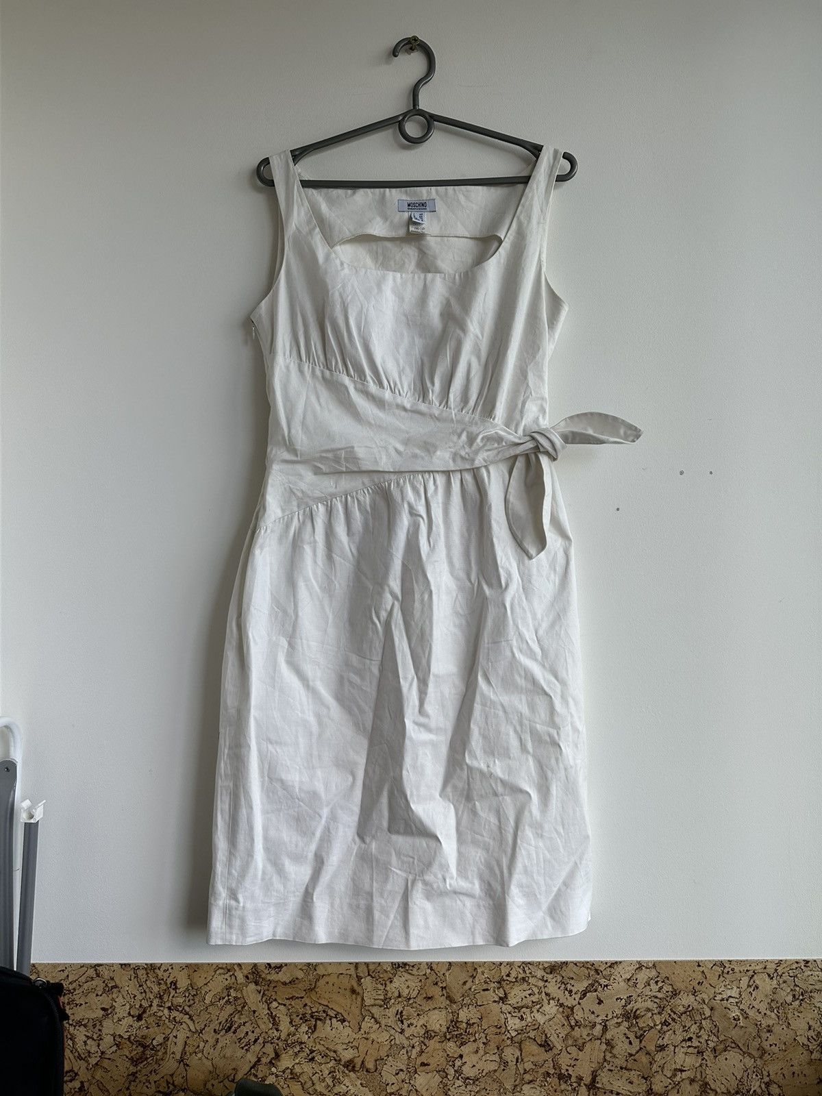 Moschino Vintage Moschino Cheap and Chic Dress Sheath Bow White US 8 Size M / US 6-8 / IT 42-44 - 1 Thumbnail