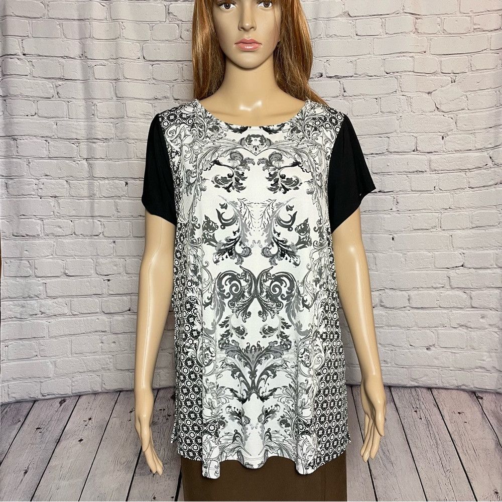 Other Susan Graver Black White Embellished Short Sleeve Top Size Size L / US 10 / IT 46 - 1 Thumbnail