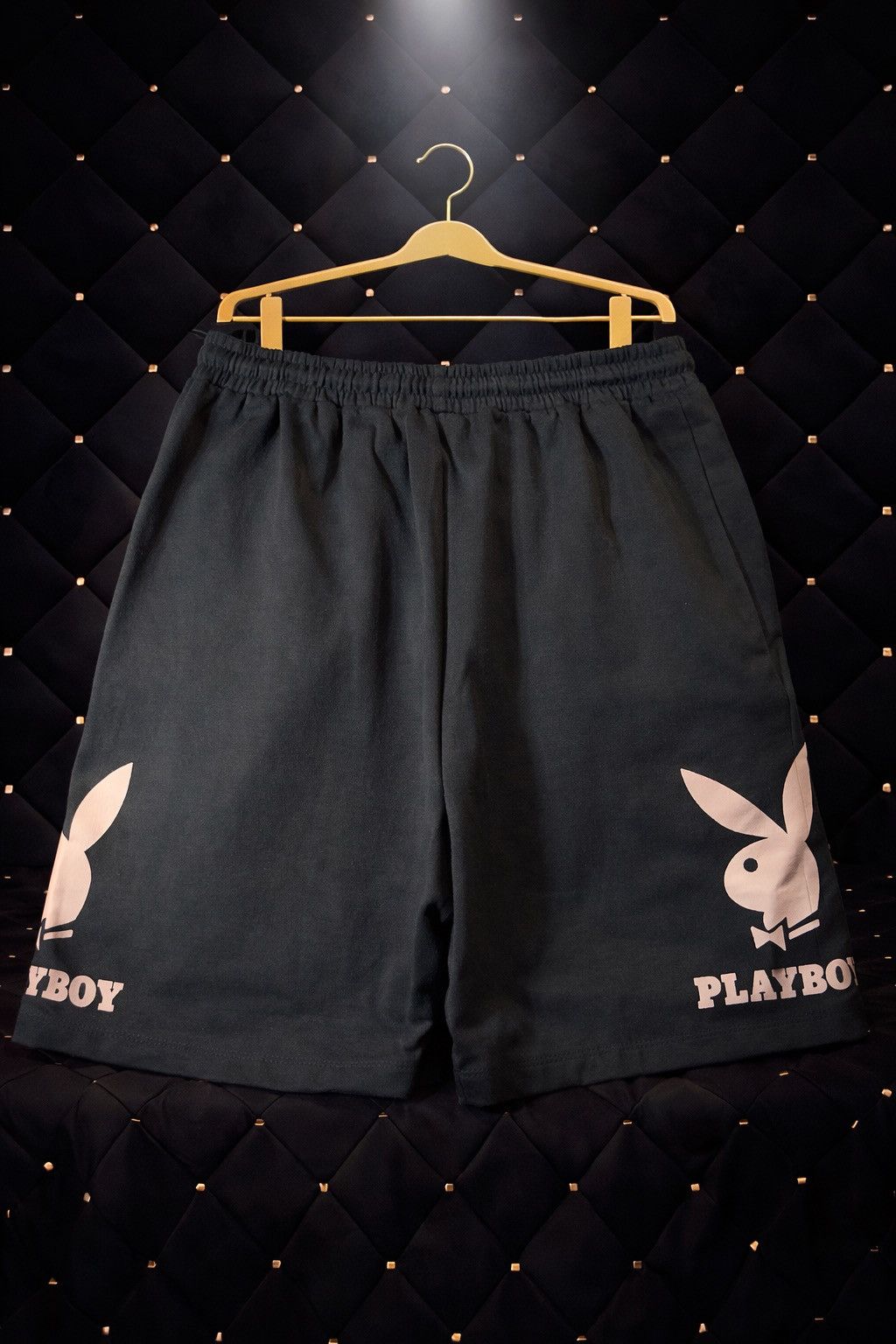 Playboy PLAYBOY BUNNY LOGO FLEECE SWEAT SHORTS Size US 34 / EU 50 - 1 Preview