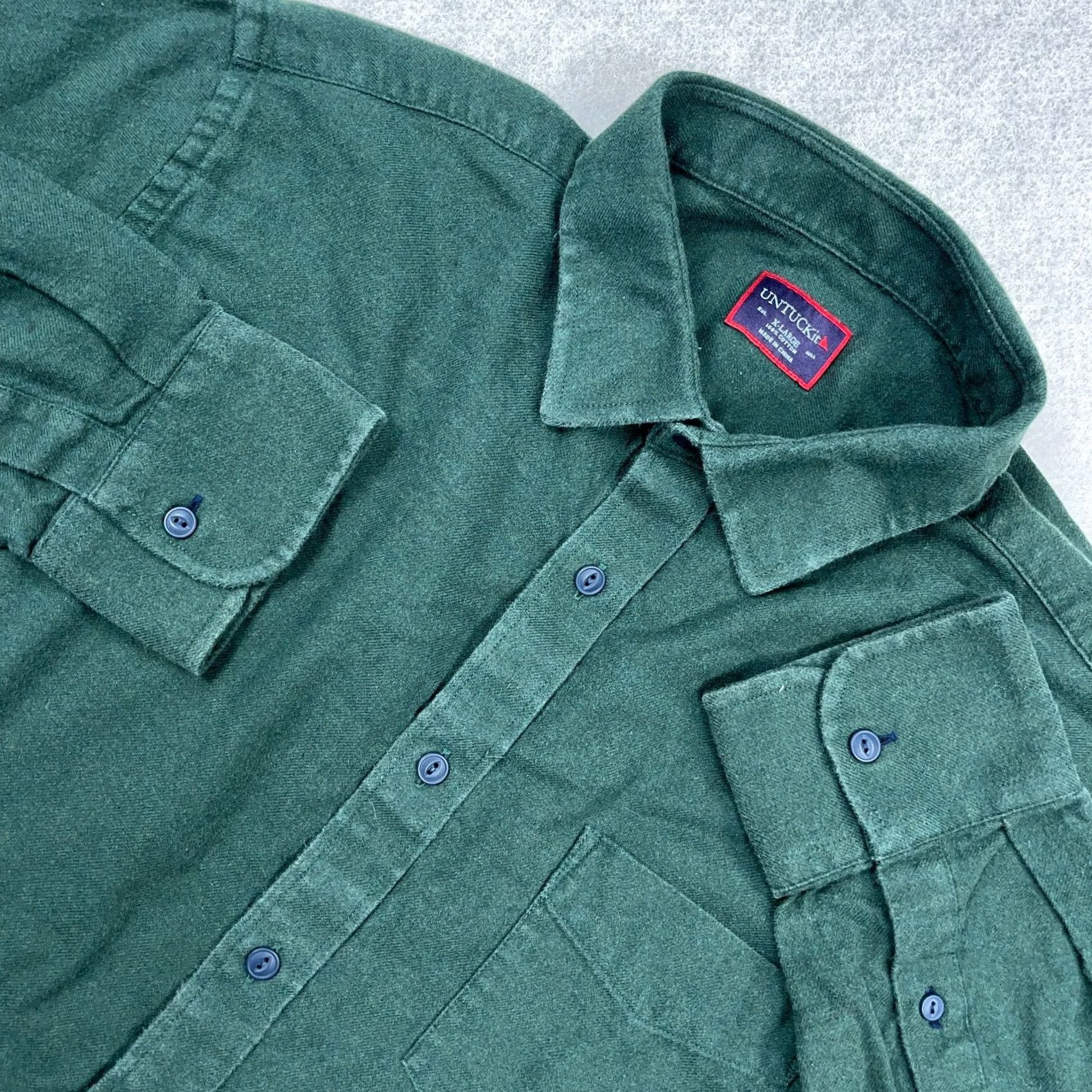 UNTUCKit UNTUCKit Shirt Men XL Green Flannel Button Up Solid Lightweight Dress Pocket Size 46R - 2 Thumbnail