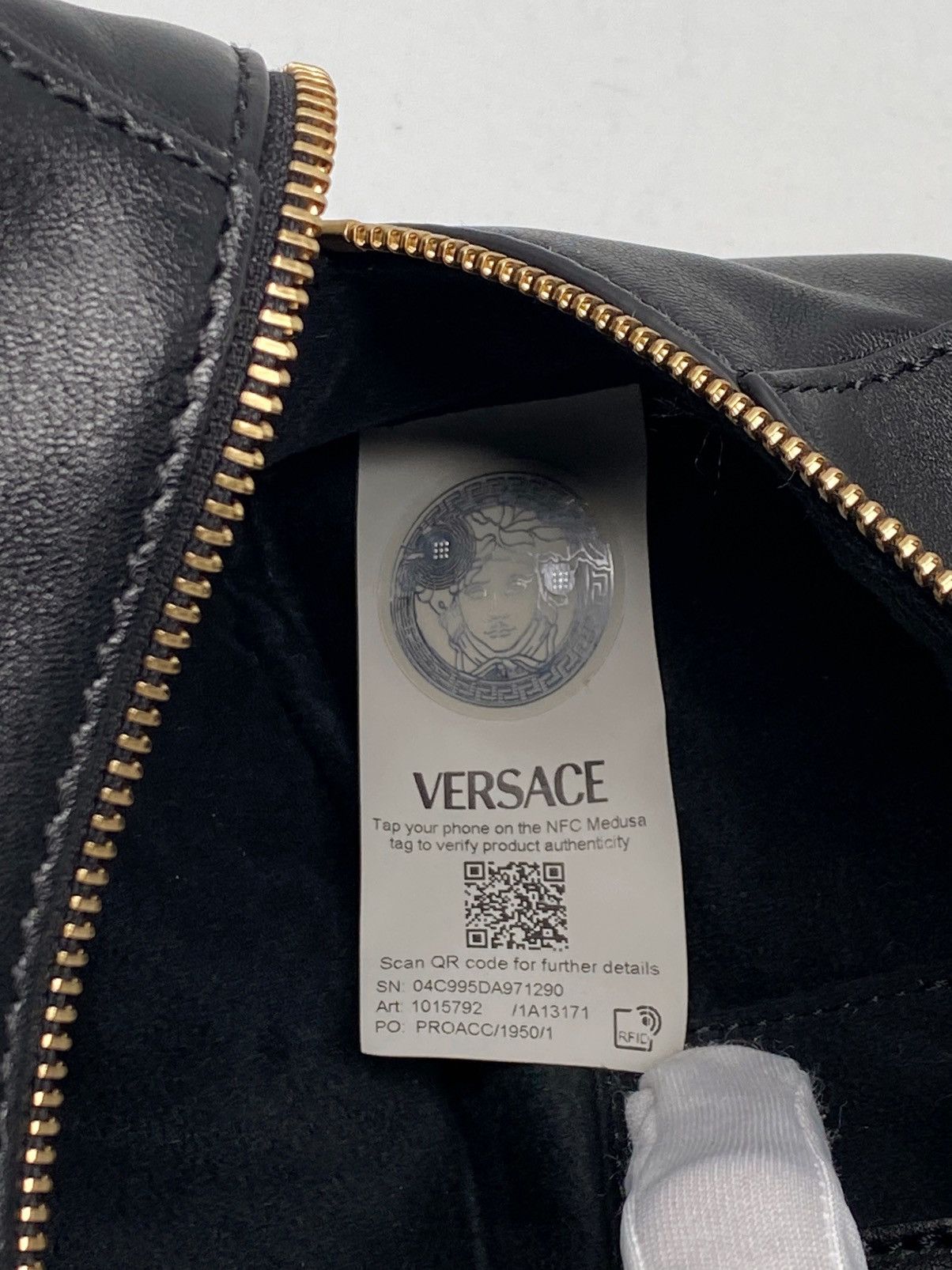 Versace Versace Versace Tag Zip Leather Shoulder Bag Size ONE SIZE - 16 Thumbnail