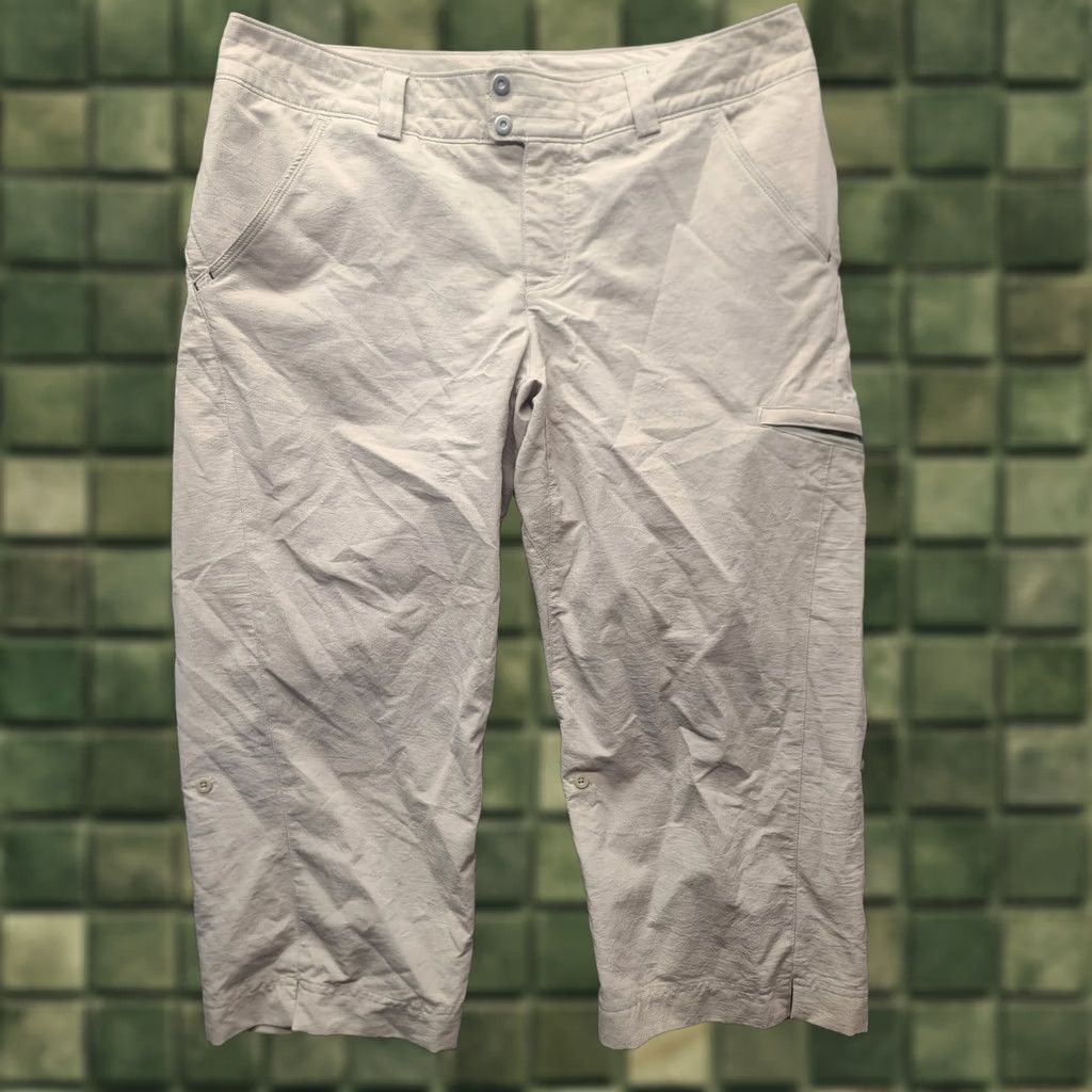 Vintage Columbia Titanium Capris Womens 12 Regular Fit 34x21 Roll Up Omni Shade Gorpcore Capris Pants Beige Polyester Zip Button Size ONE SIZE - 1 Thumbnail