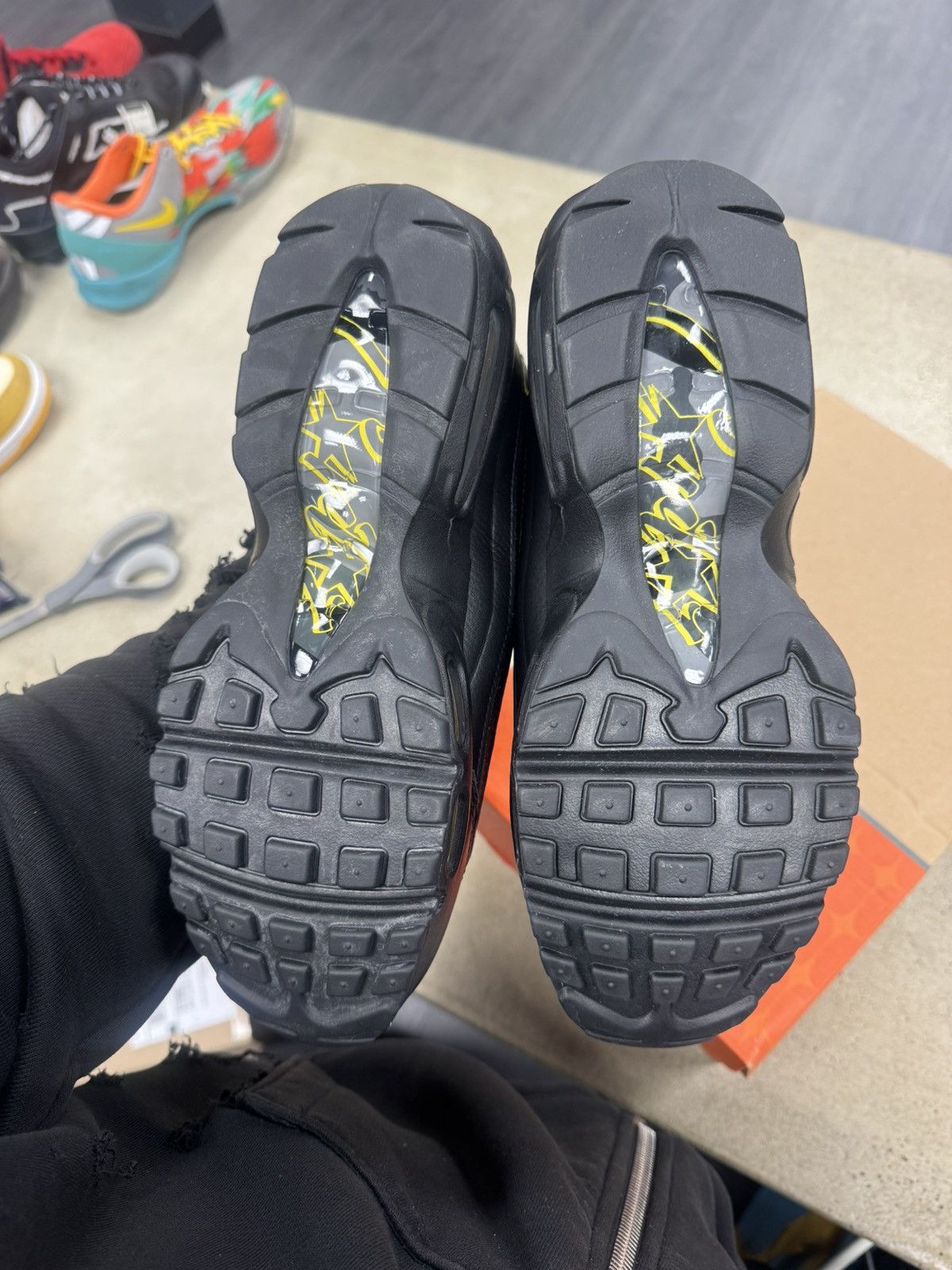Corteiz × Nike Air Max 95 Corteiz Honey Black Size US 7 / EU 40 - 5 Thumbnail