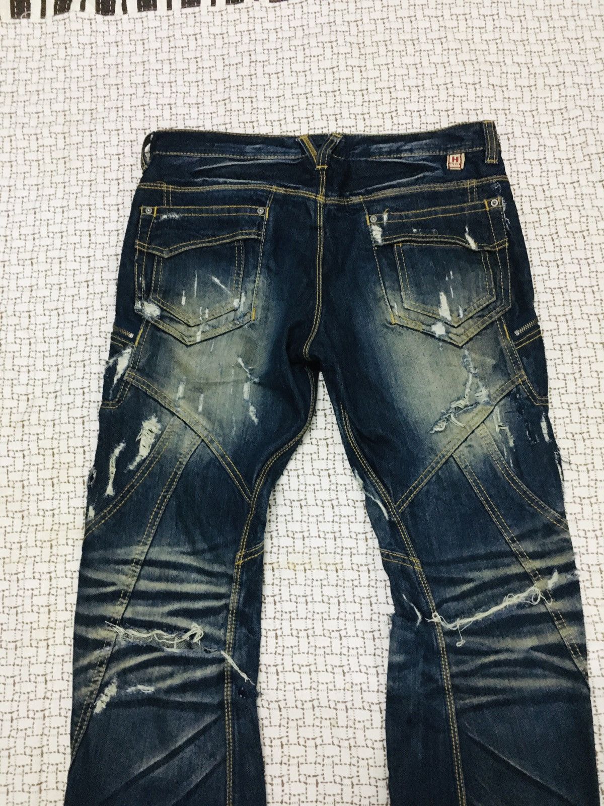 HIDEAWAYS × If Six Was Nine × Le Grande Bleu (L.G.B.) Hideaways Nicole Distressed Flare Jeans (Y01) Size US 32 / EU 48 - 10 Thumbnail