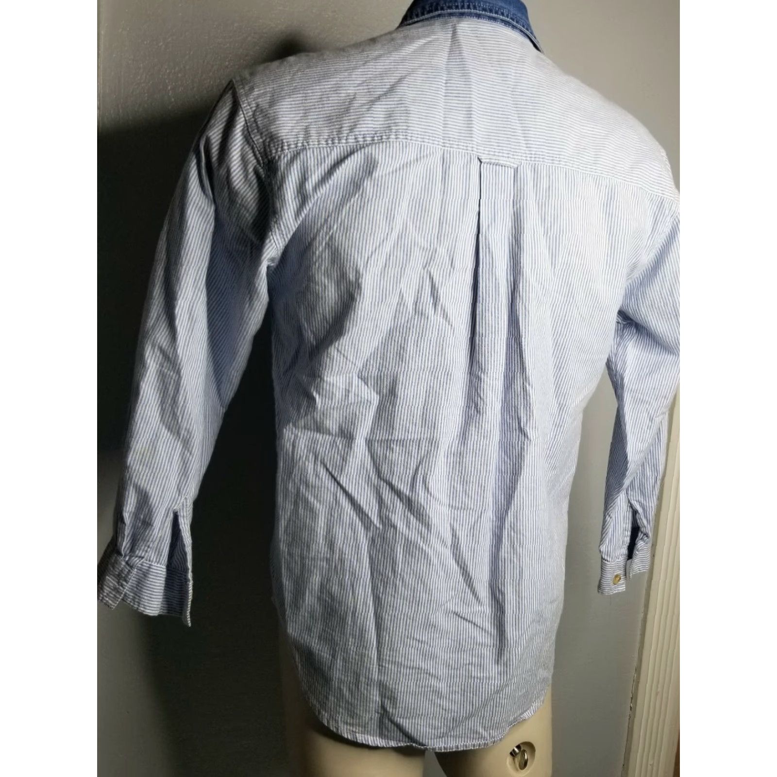 Vintage VINTAGE Carolina Colours EMBROIDERED Denim Shirt Women S Scarecrow Fall Jean Button-Down Shirt Clothing Size S / US 4 / IT 40 - 5 Thumbnail