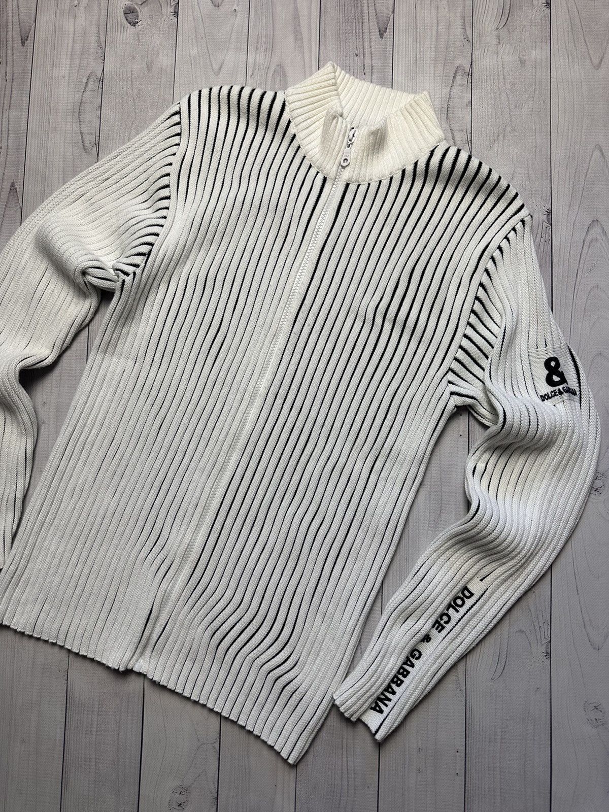 Vintage Vintage Avant-garde sweater size M logo Dolce Gabbana logo Size US M / EU 48-50 / 2 - 2 Thumbnail
