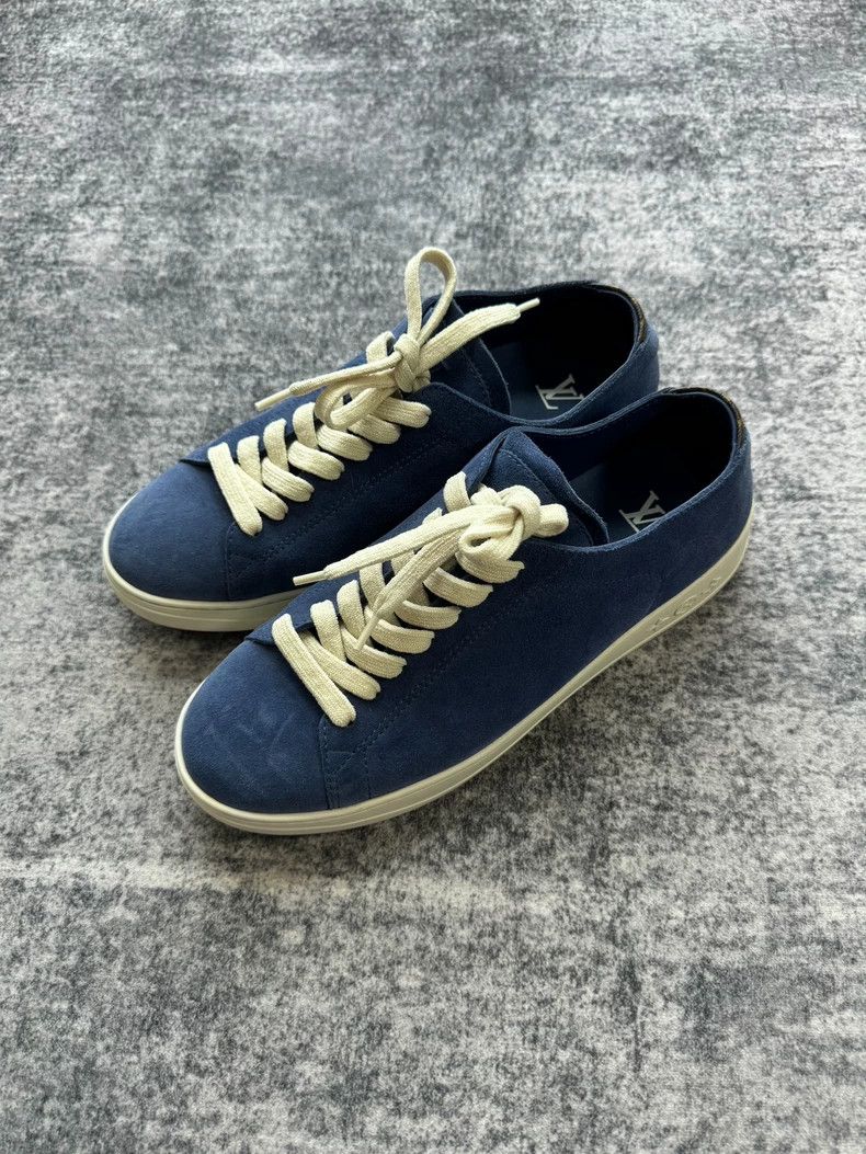Louis Vuitton Louis Vuitton Blue suede board shoes Size US 10.5 / EU 43-44 - 3 Thumbnail