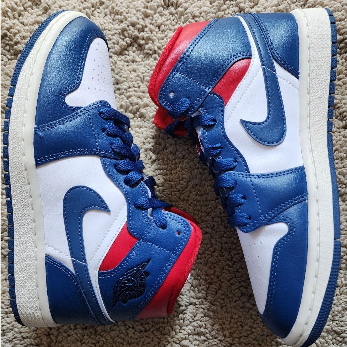 Jordan Brand Wmns Air Jordan 1 Mid French Blue Brand New Sz 7 Size US 7 / IT 37 - 1 Thumbnail