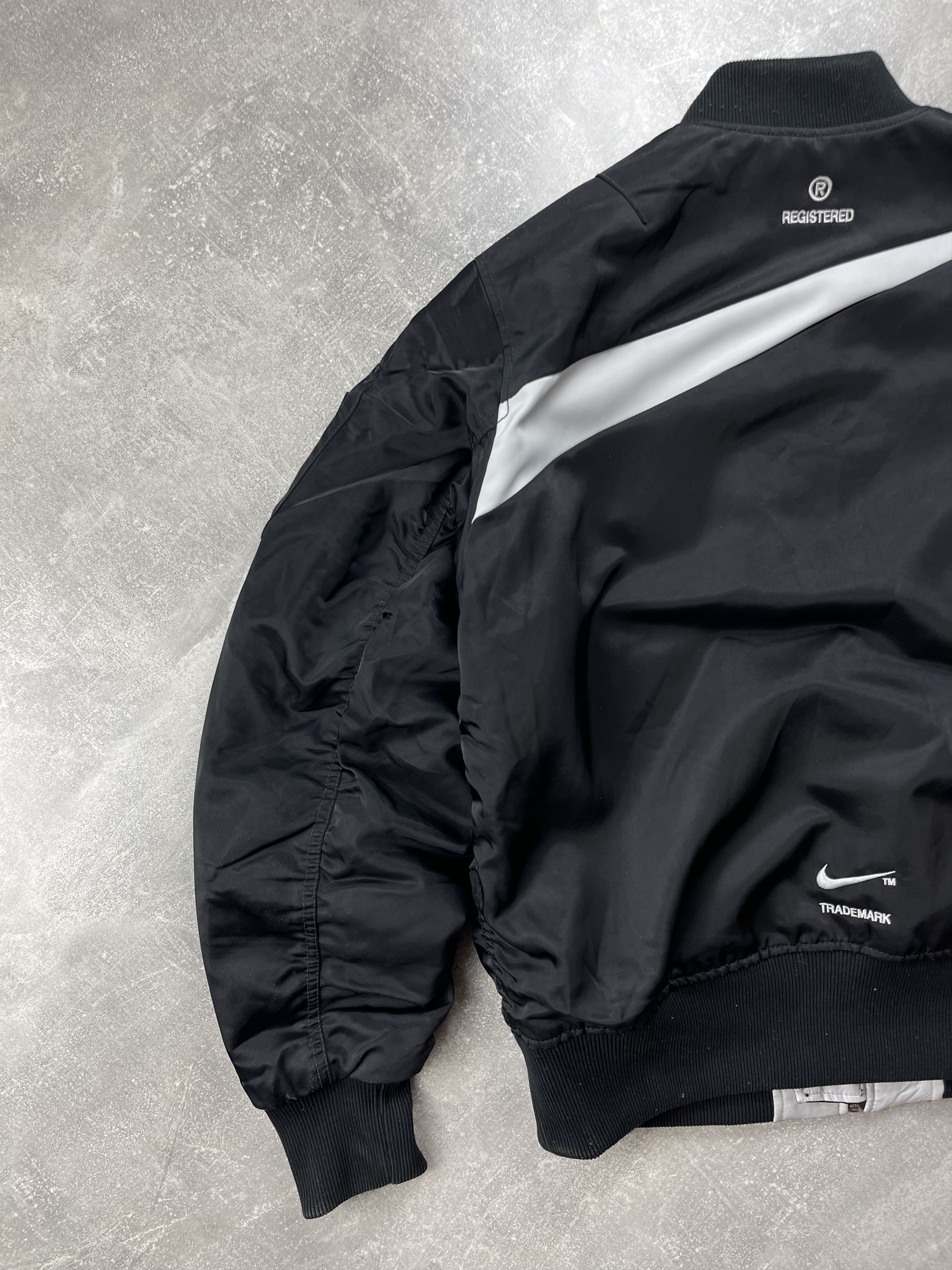 Nike Nike swoosh black nylon logo bomber jacket Size US M / EU 48-50 / 2 - 7 Thumbnail
