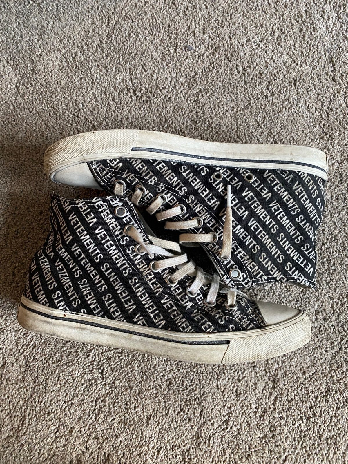Vetements Vetements All Over Print Hi-top Sneaker Black Size US 8 / EU 41 - 2 Thumbnail