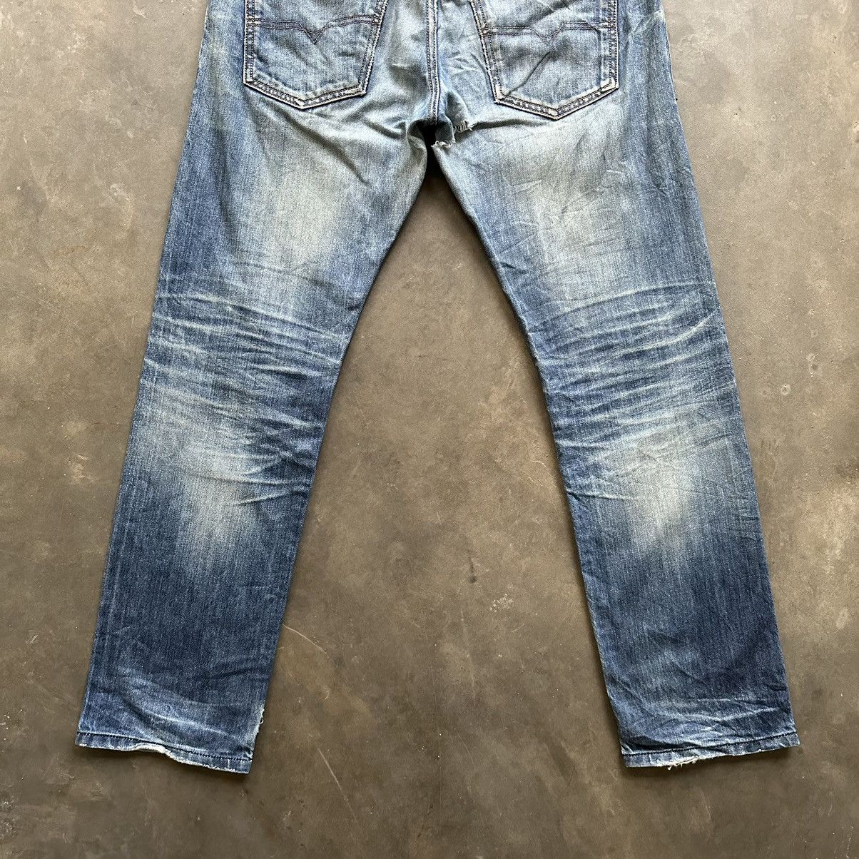 Japanese Brand W32 🔥 Vintage Diesel Sick Faded Distressed Denim Jean Pant Size US 32 / EU 48 - 13 Thumbnail
