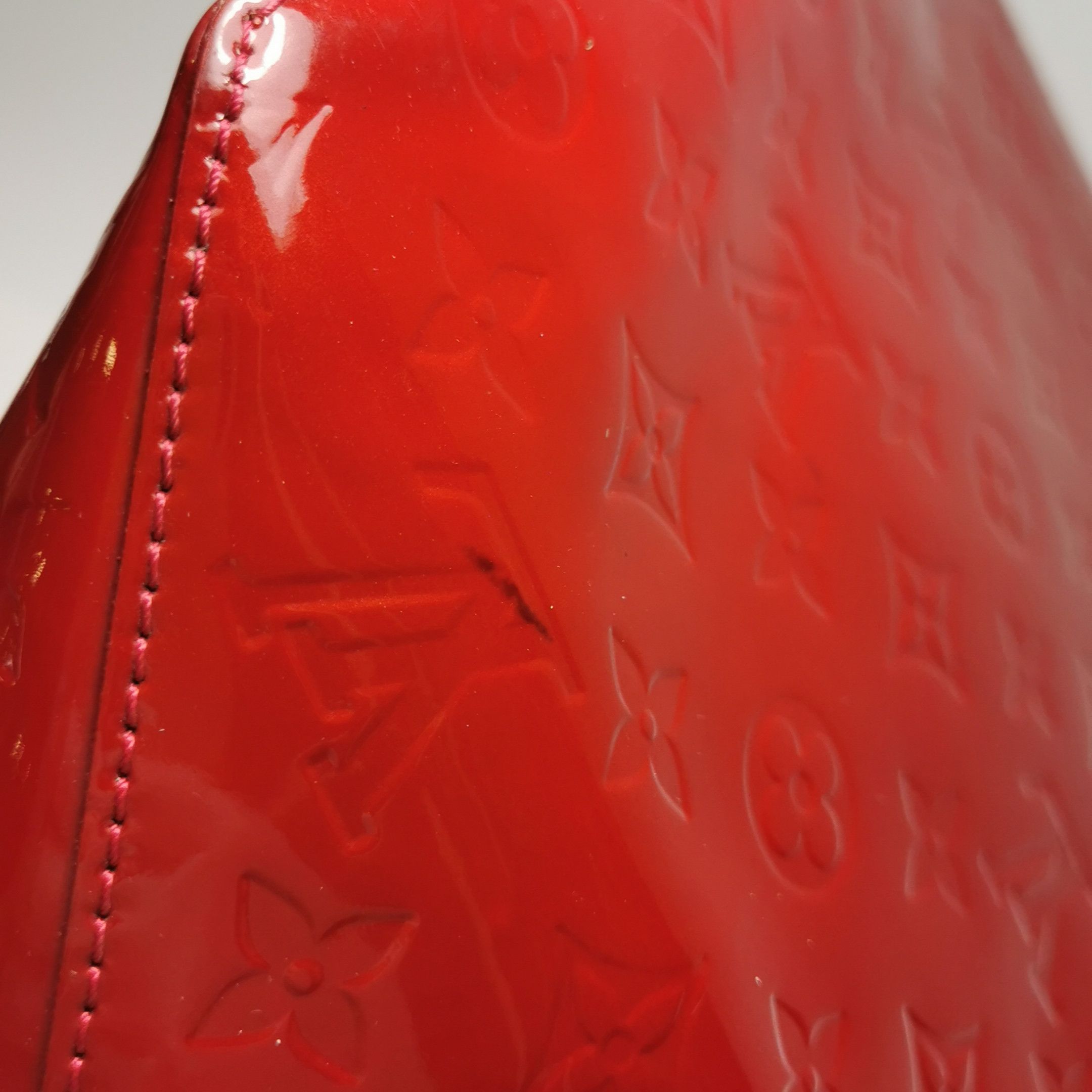 Louis Vuitton Louis Vuitton (LV) Bellevue patent leather vegetable tanned Size ONE SIZE - 3 Thumbnail