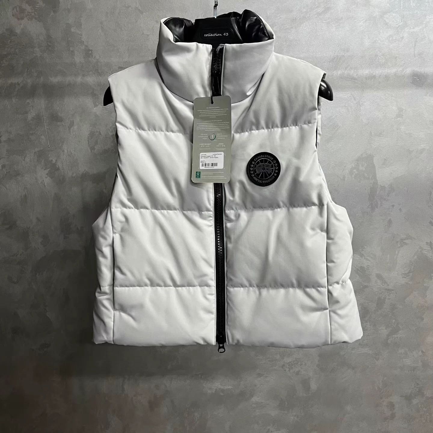 Canada Goose Canada Goose Ice Logo Stand Collar Zipper Short Vest XS Size XS / US 0-2 / IT 36-38 - 1 Thumbnail