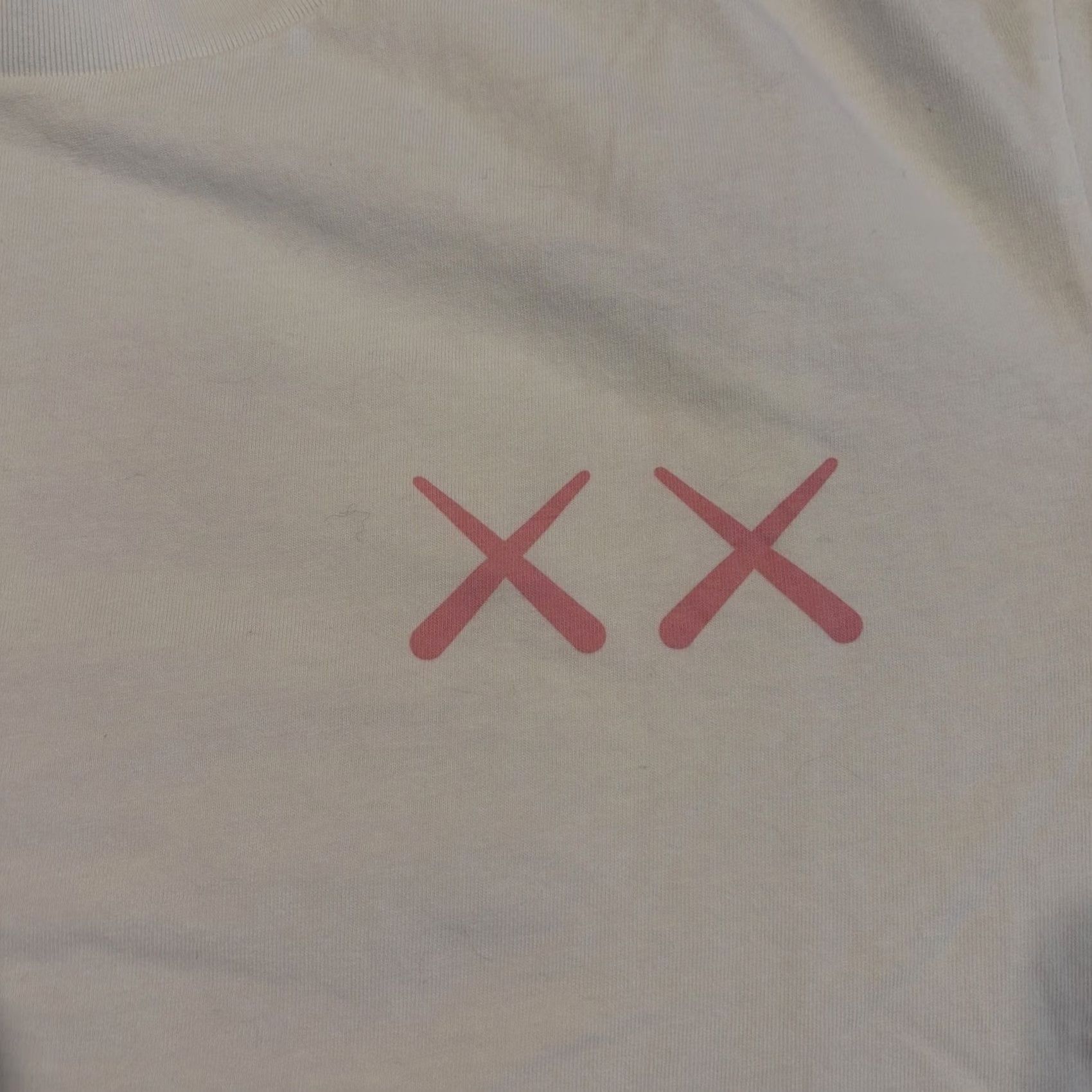 Uniqlo Uniqlo UT X KAWS - White Short Sleeve T Shirt - Men’s XL Size US XL / EU 56 / 4 - 2 Thumbnail