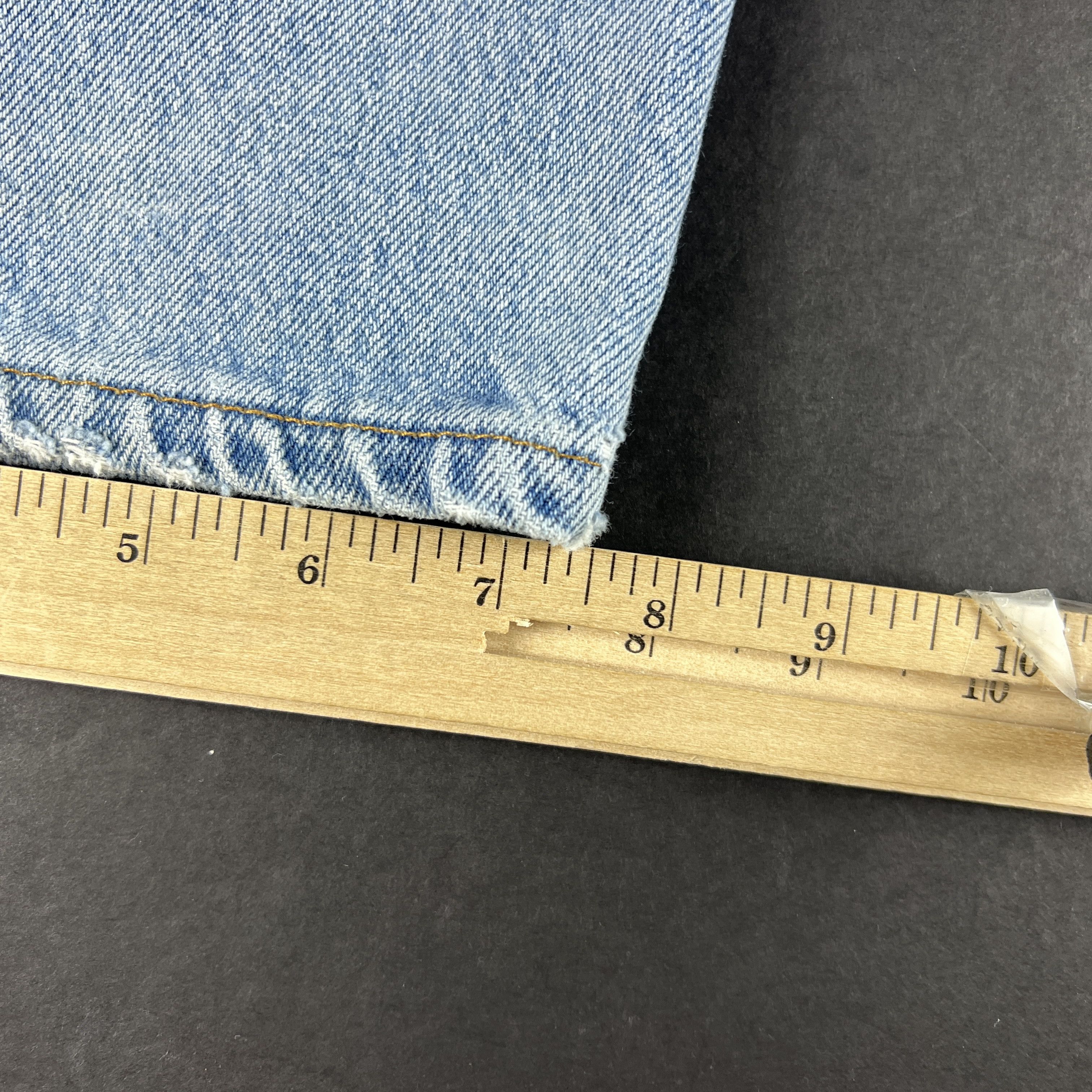 Levi's × Vintage Y2K Levi's Jeans 550 Relaxed Light Blue Faded Cotton Denim Size US 35 - 17 Thumbnail