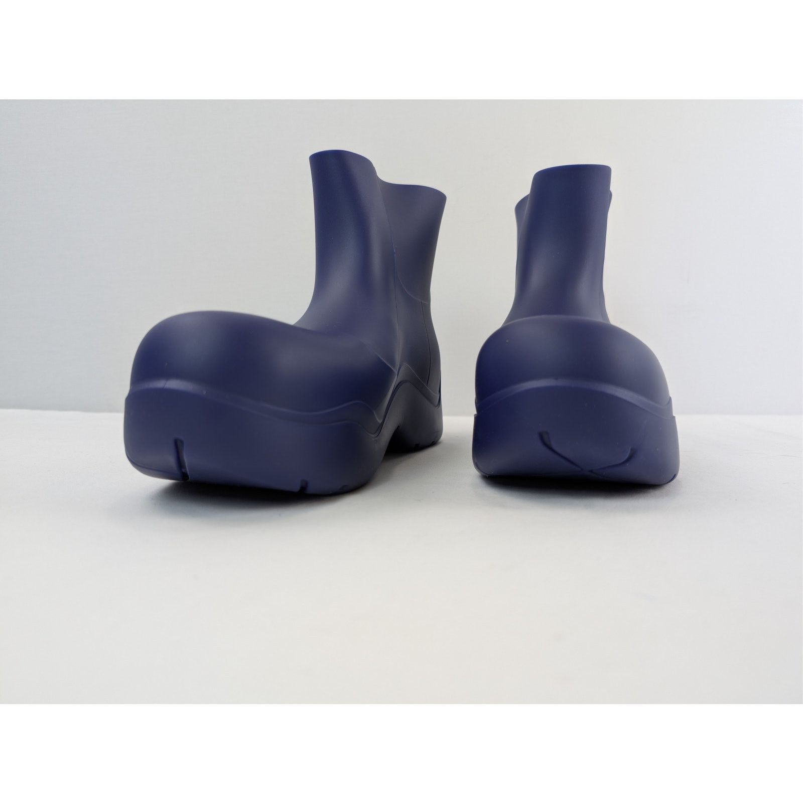 Bottega Veneta o1rshd1 Matt Rubber Puddle Ankle Boot in Unicorn Size US 9 / EU 42 - 8 Thumbnail