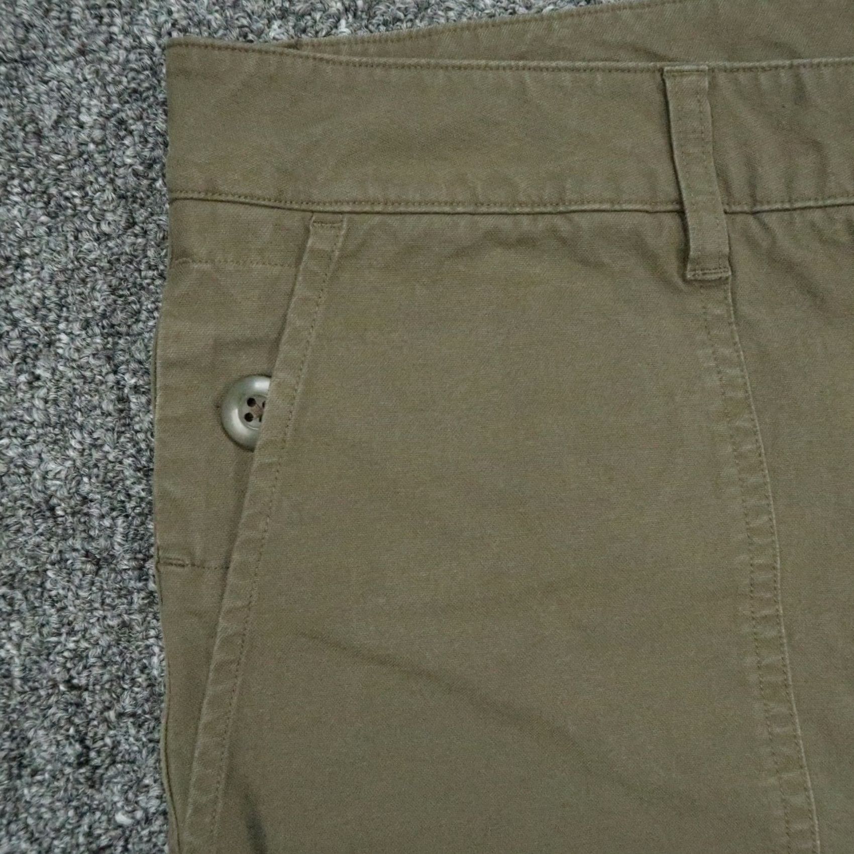 Vuori Vuori Shorts Mens 28 Green Chino Cotton Nylon Zip Pockets 9in Inseam Regular Casual Travel - Mens Size US 28 / EU 44 - 2 Thumbnail