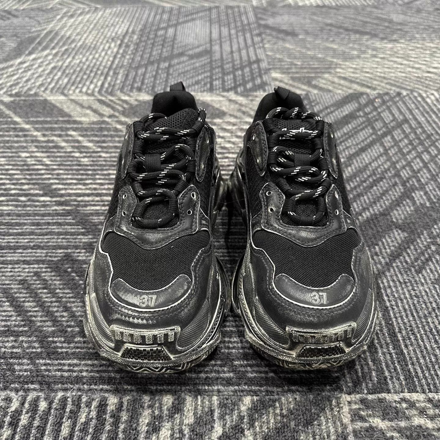 Balenciaga Balenciaga Triple S Distressed 99 New 37 Size US 6.5 / IT 36.5 - 2 Thumbnail