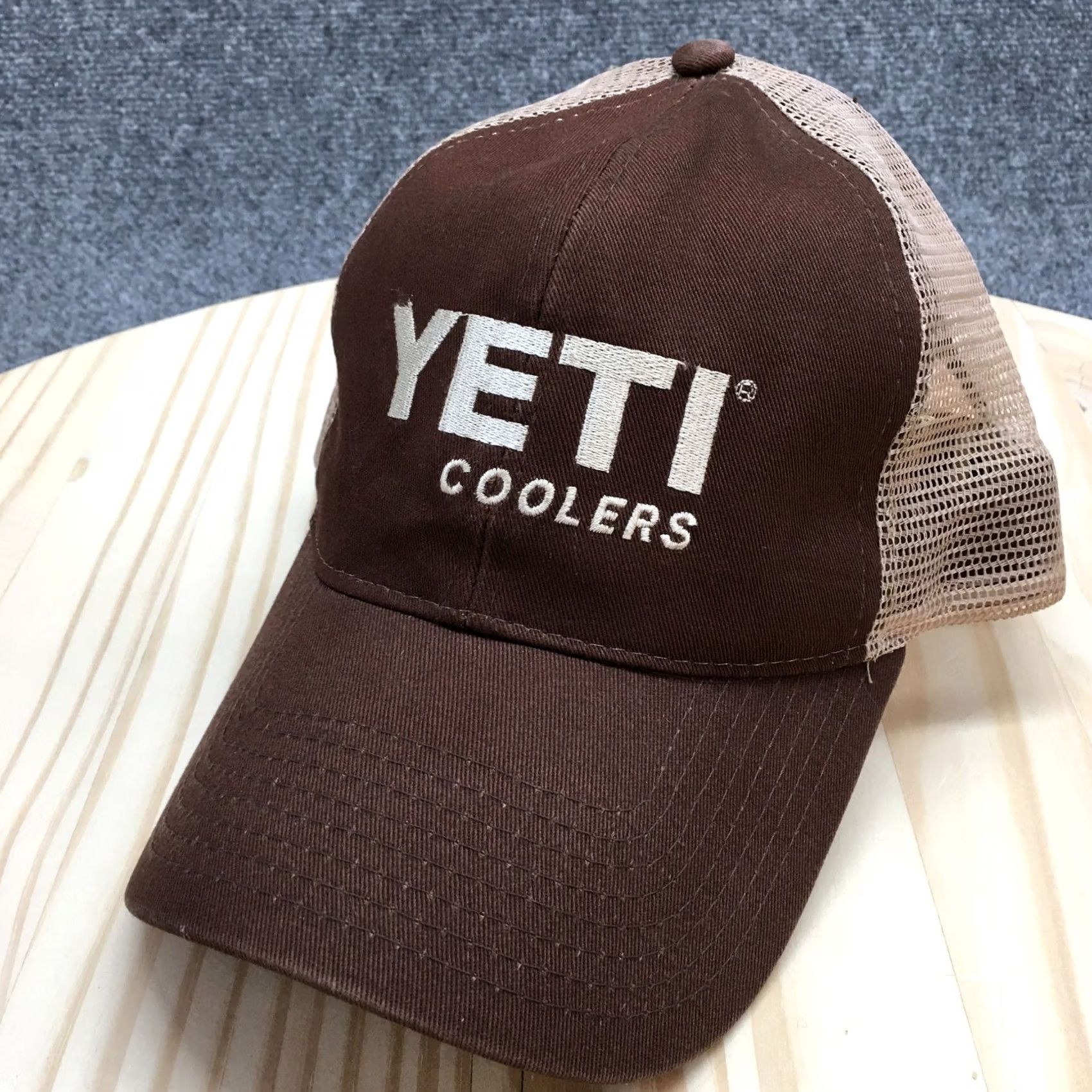 Yeti Yeti Trucker Hat Mens Brown OS Adjustable Curved Brim Embroidered Logo Hat Size ONE SIZE - 2 Thumbnail
