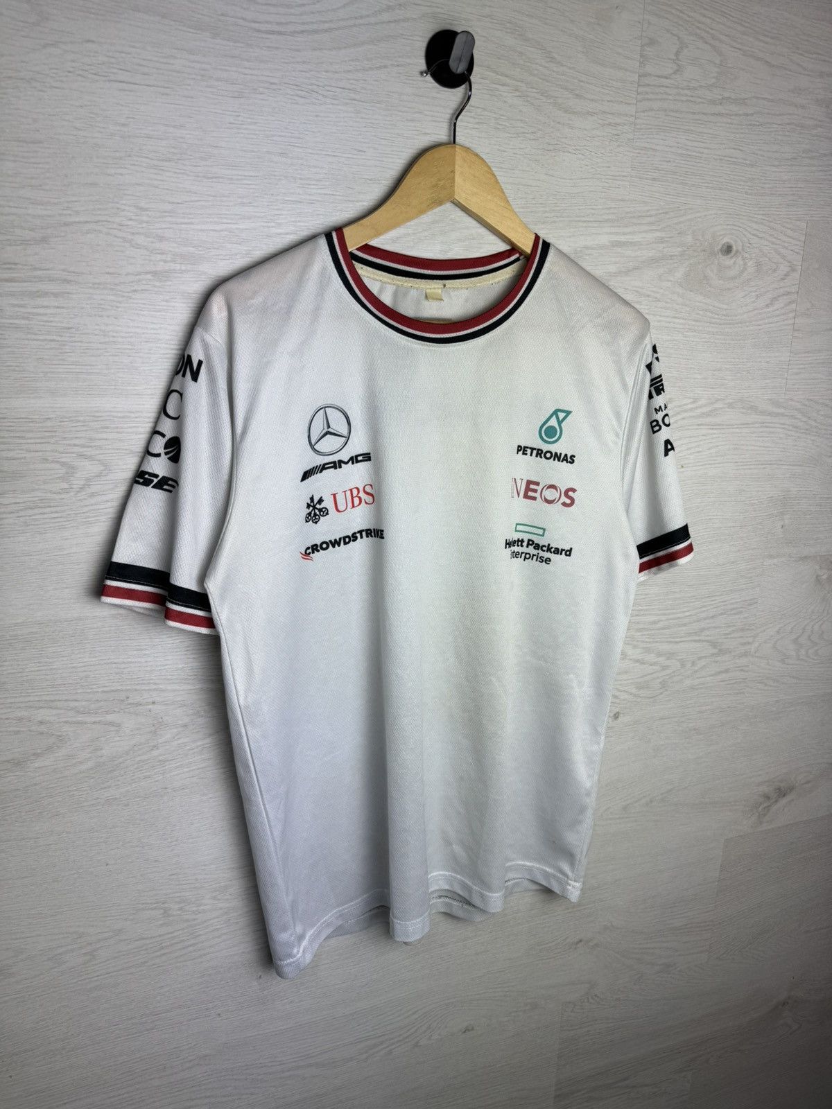 Mercedes-Benz Mercedes-Benz AMG Petronas Racing T Shirt Vintage Size US M / EU 48-50 / 2 - 2 Thumbnail