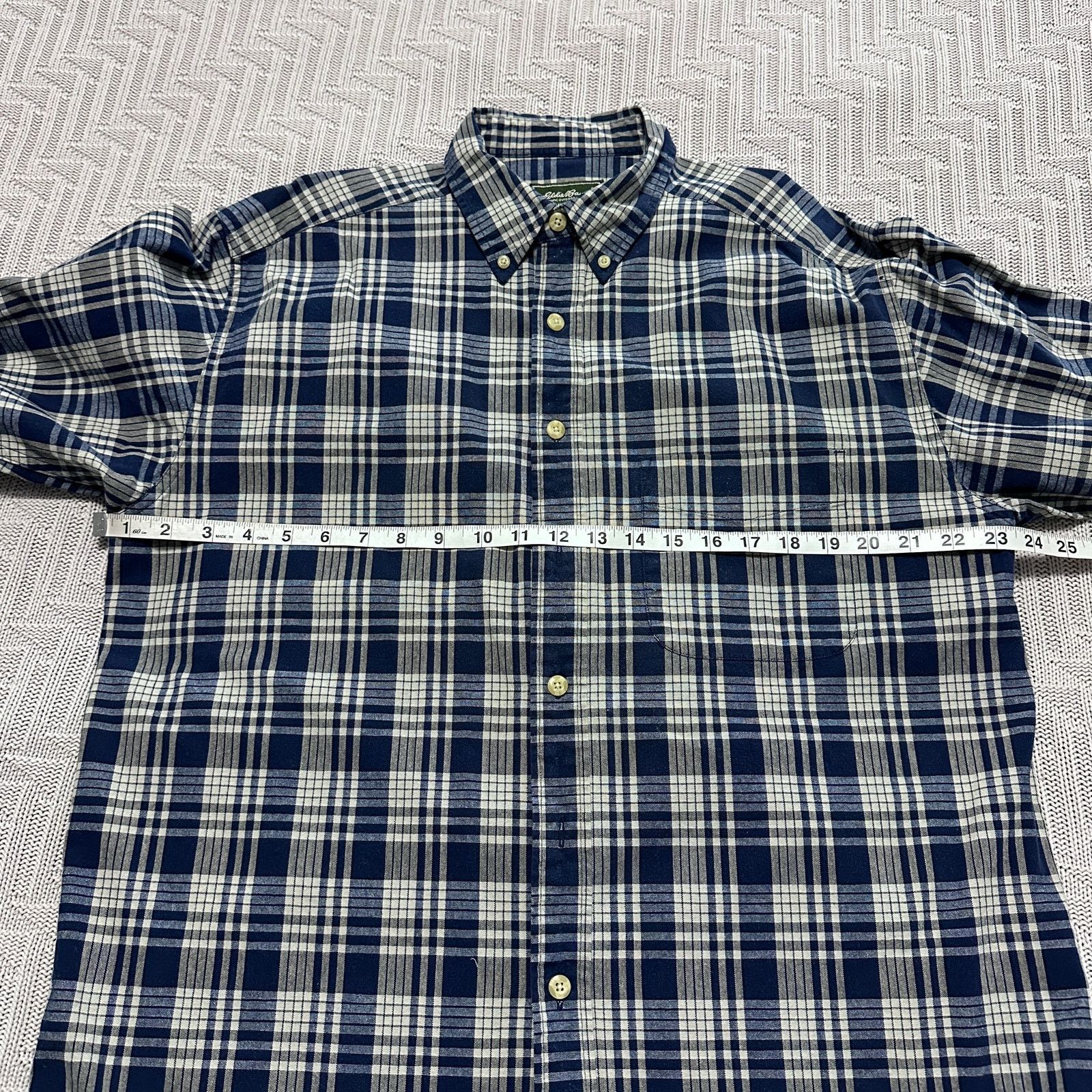 Eddie Bauer Vintage Eddie Bauer navy blue plaid button down size M Size US M / EU 48-50 / 2 - 6 Thumbnail