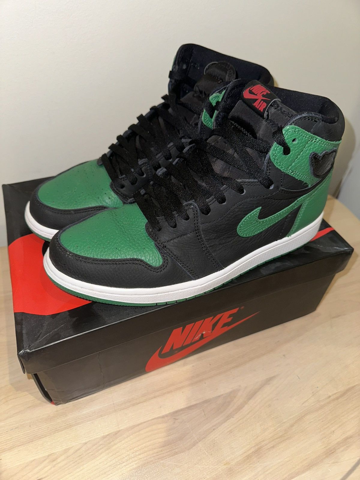 Jordan Brand × Nike Jordan 1 Retro High Pine Green Size US 10.5 / EU 43-44 - 7 Thumbnail