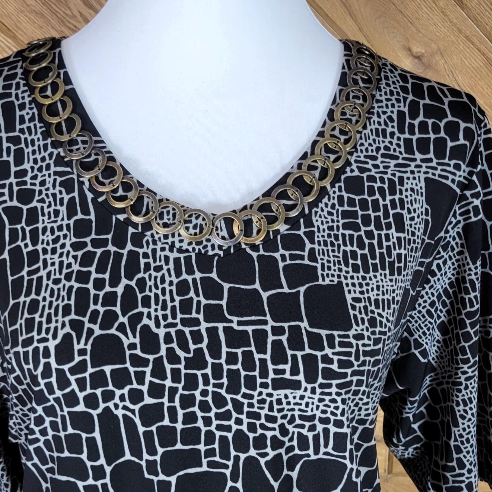 Vintage Dana Buchman Womens Blouse Tunic Shirt Half Sleeve Scoop Neck Black Size S Geometric Pattern Size S / US 4 / IT 40 - 2 Thumbnail
