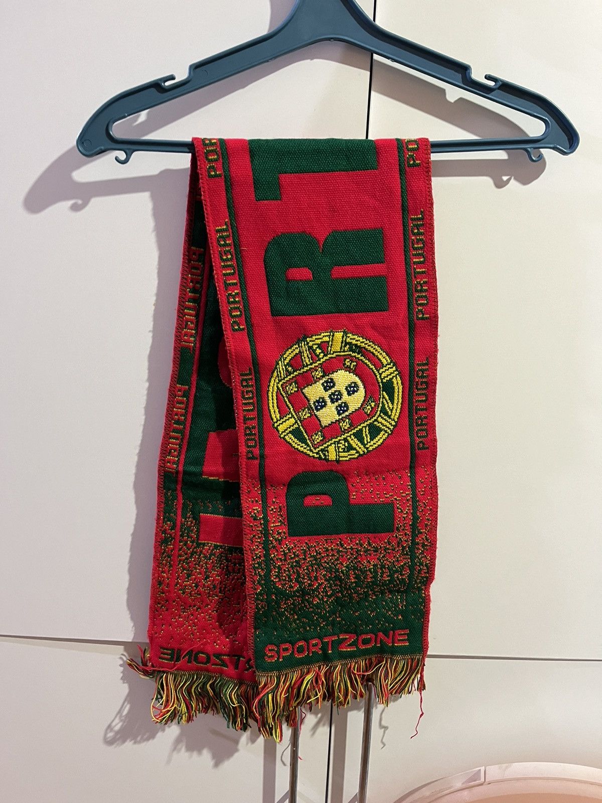 Other PORTUGAL NATIONAL TEAM FOOTBALL SCARF World Cup Soccer Size ONE SIZE - 1 Thumbnail