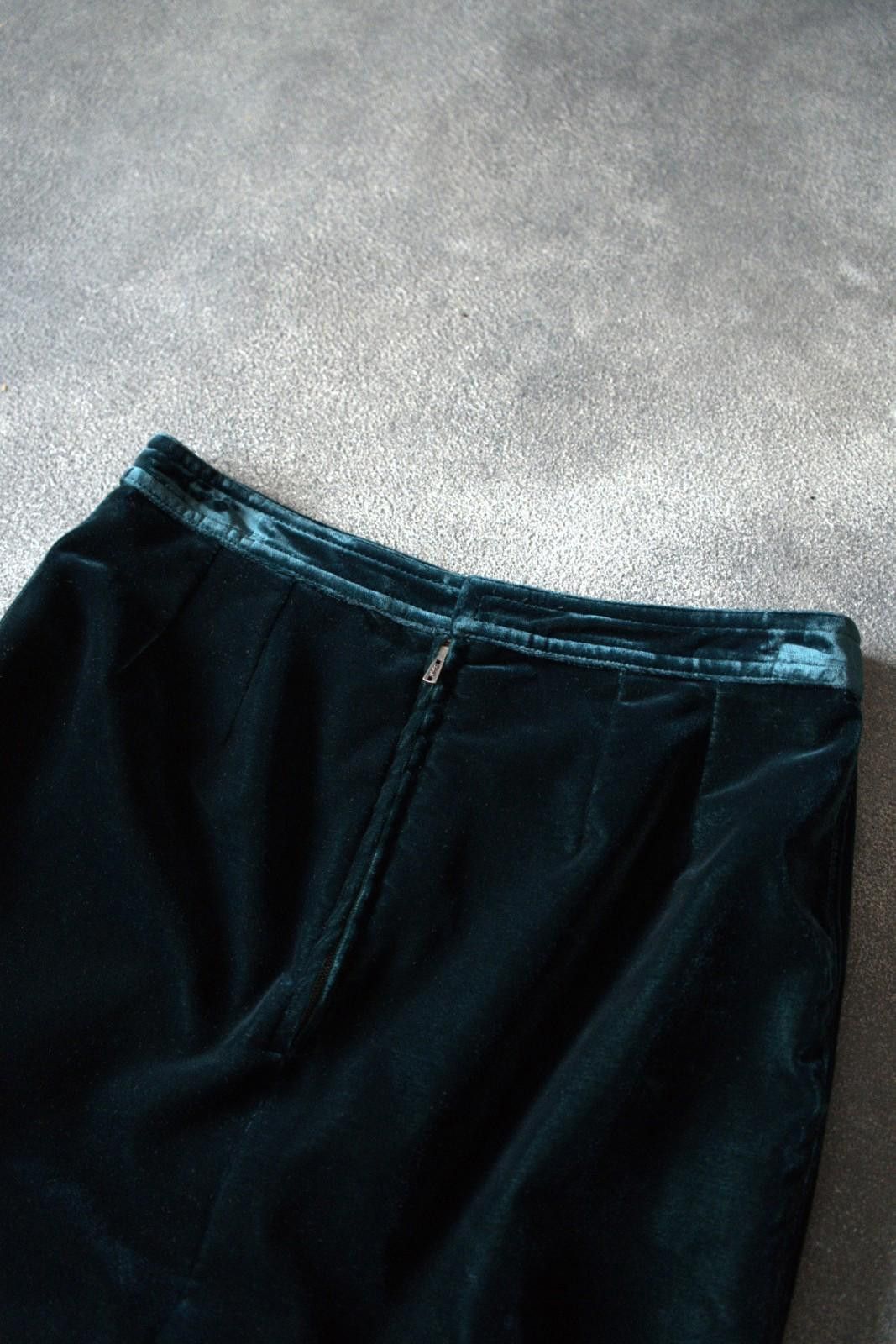 Saint Laurent Paris F/W 2003 Yves Saint Laurent by Tom Ford Velvet Mini Skirt Size 28" / US 6 / IT 42 - 8 Thumbnail